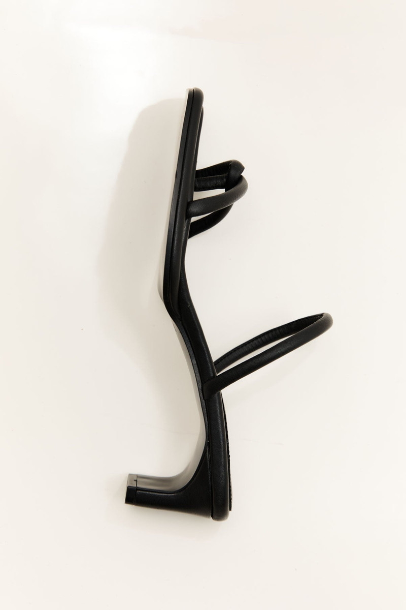 ST. AGNI Loop Heel - Black outlook