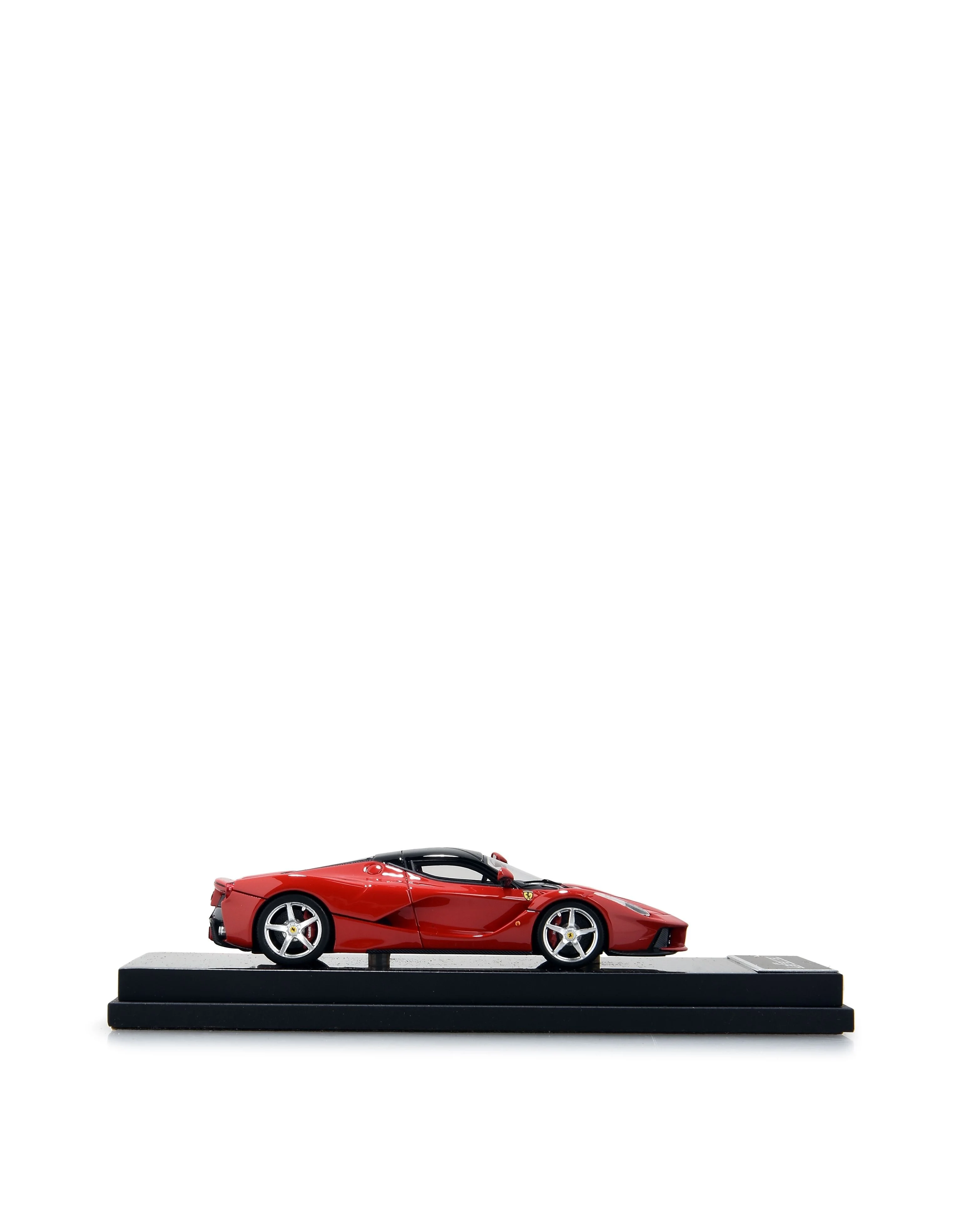LaFerrari model in 1:43 scale - 1