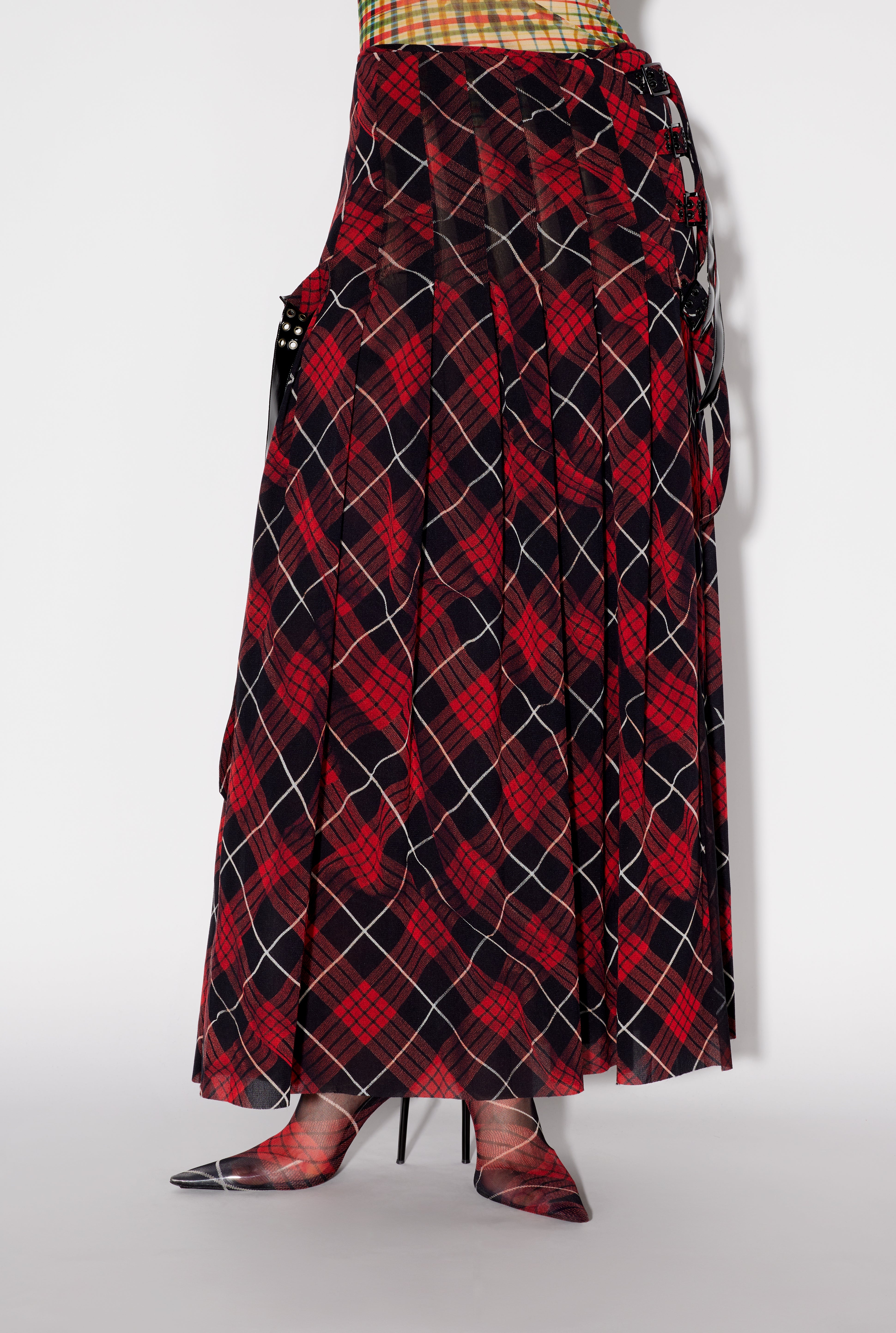 THE LONG RED TARTAN KILT - 4
