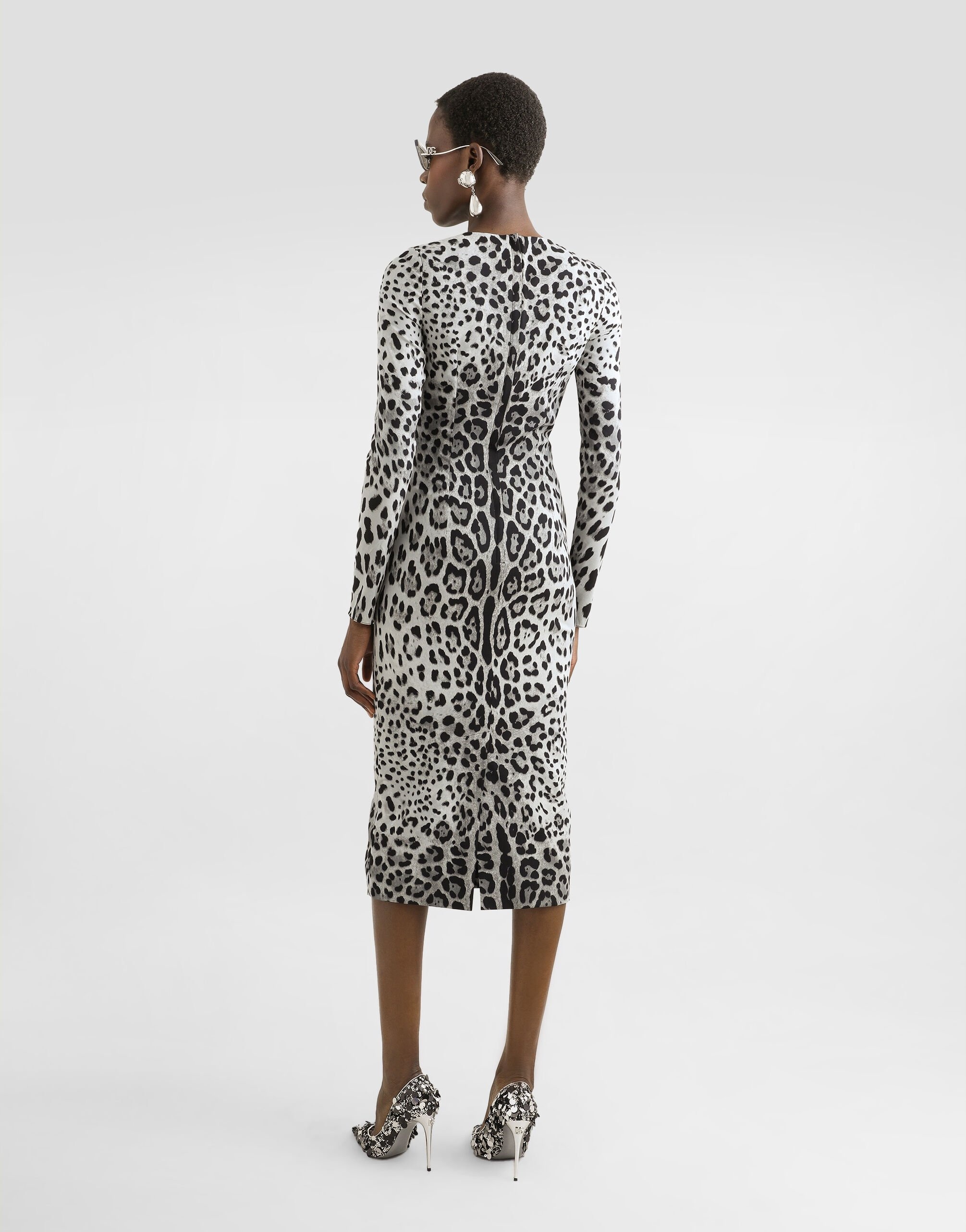 Charmeuse calf-length sheath dress with leopard print - 3