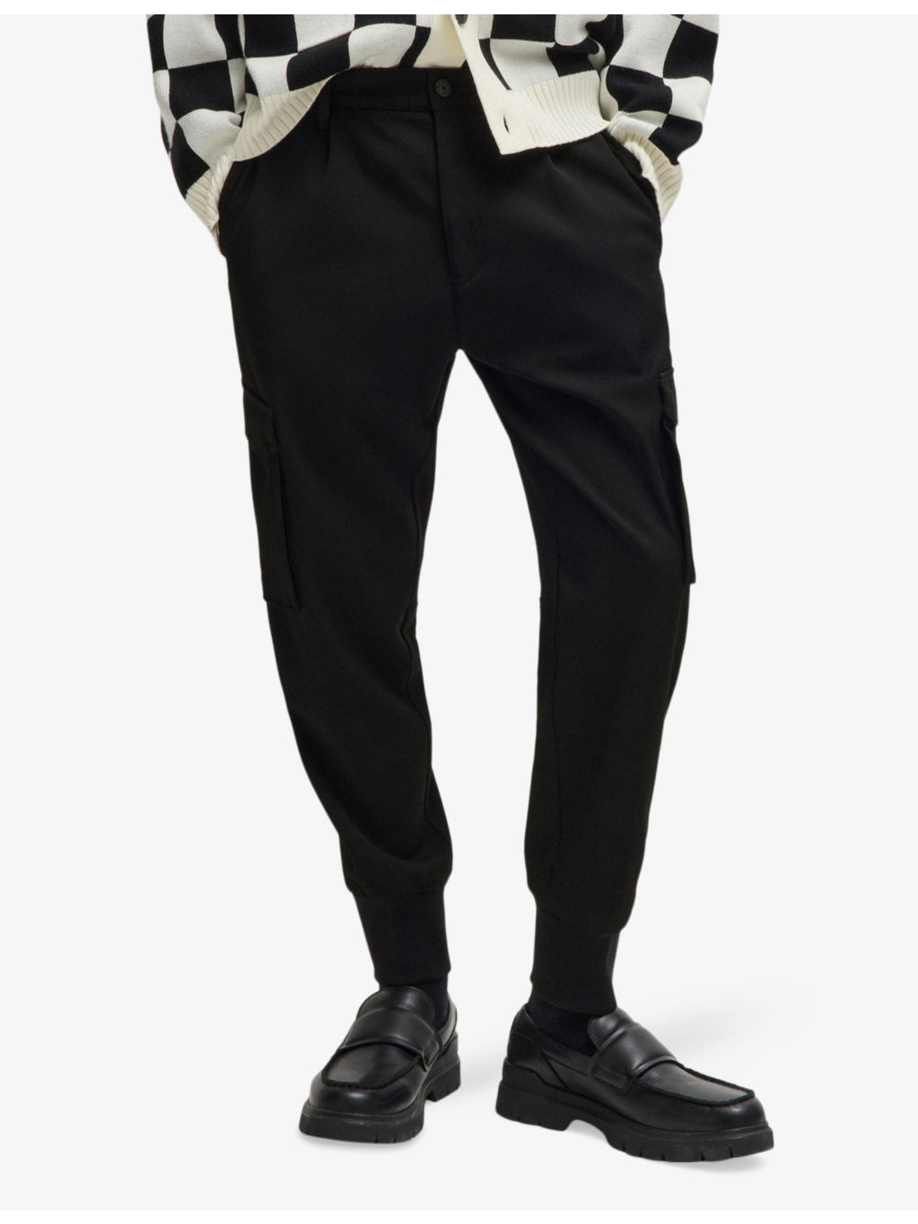 Cargo-pocket tapered-leg stretch-woven trousers - 3