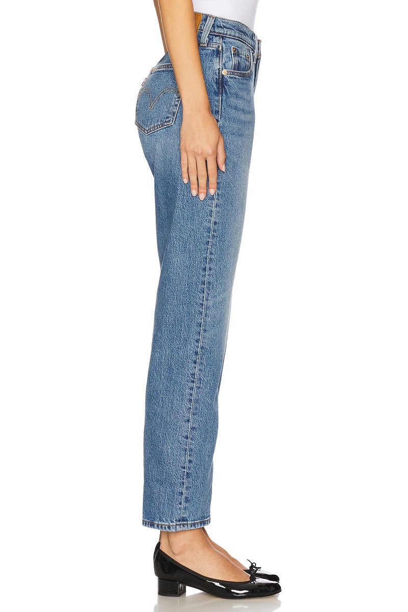 Levi's 501 Curve Jeans outlook