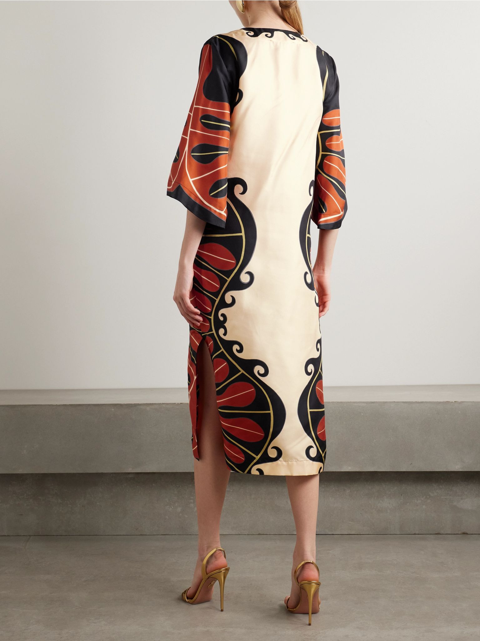 + MOTHER printed silk-twill kaftan Cream - 3