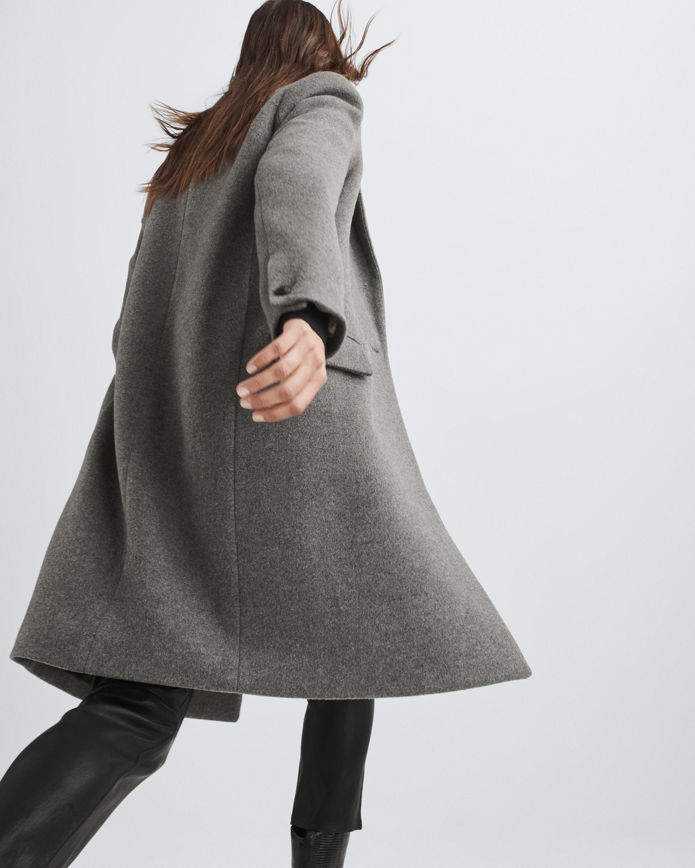 Ava Italian Wool Coat
Classic Fit Coat - 6