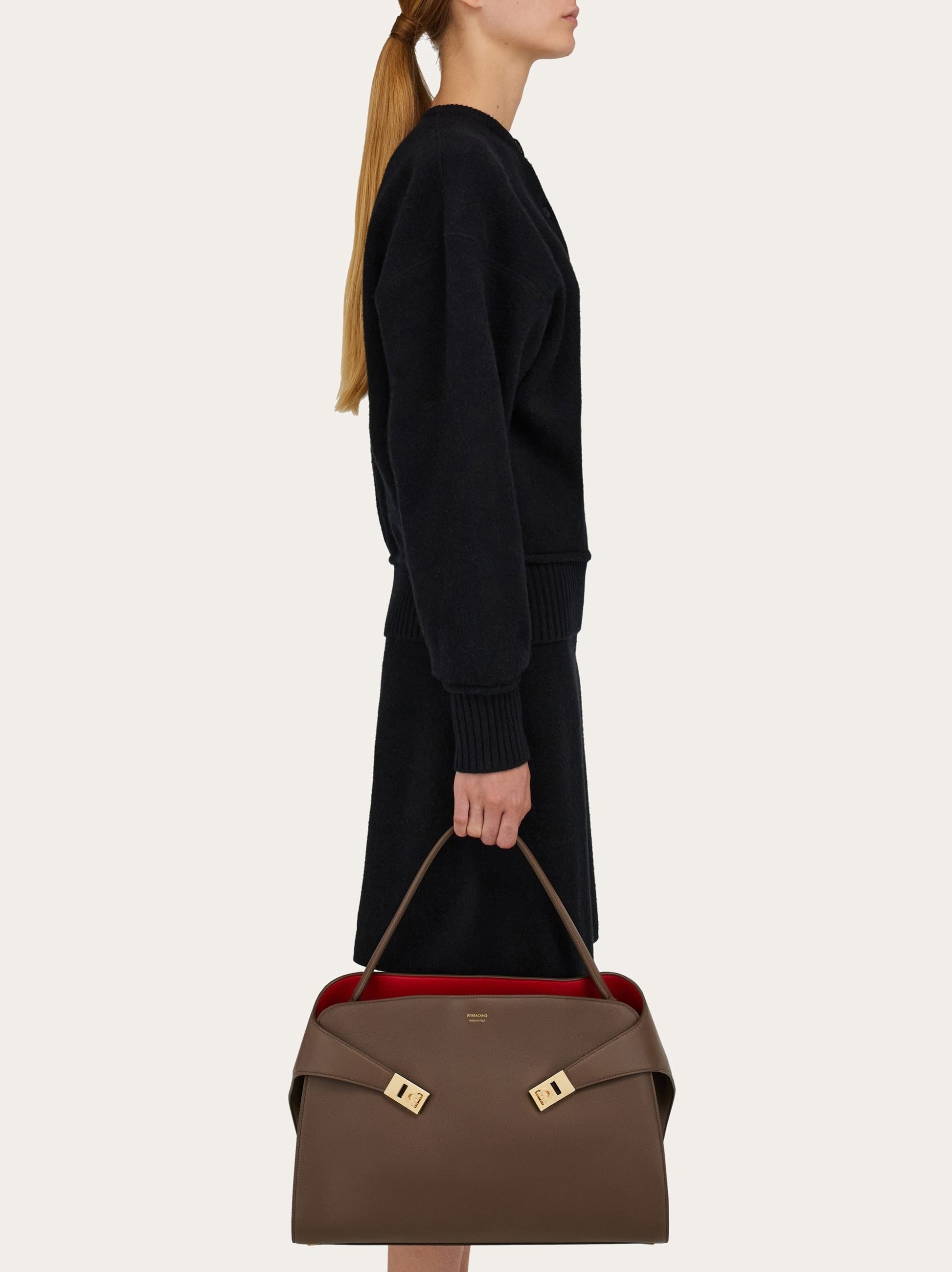 Hug Soft bicolor handbag (M) - 3