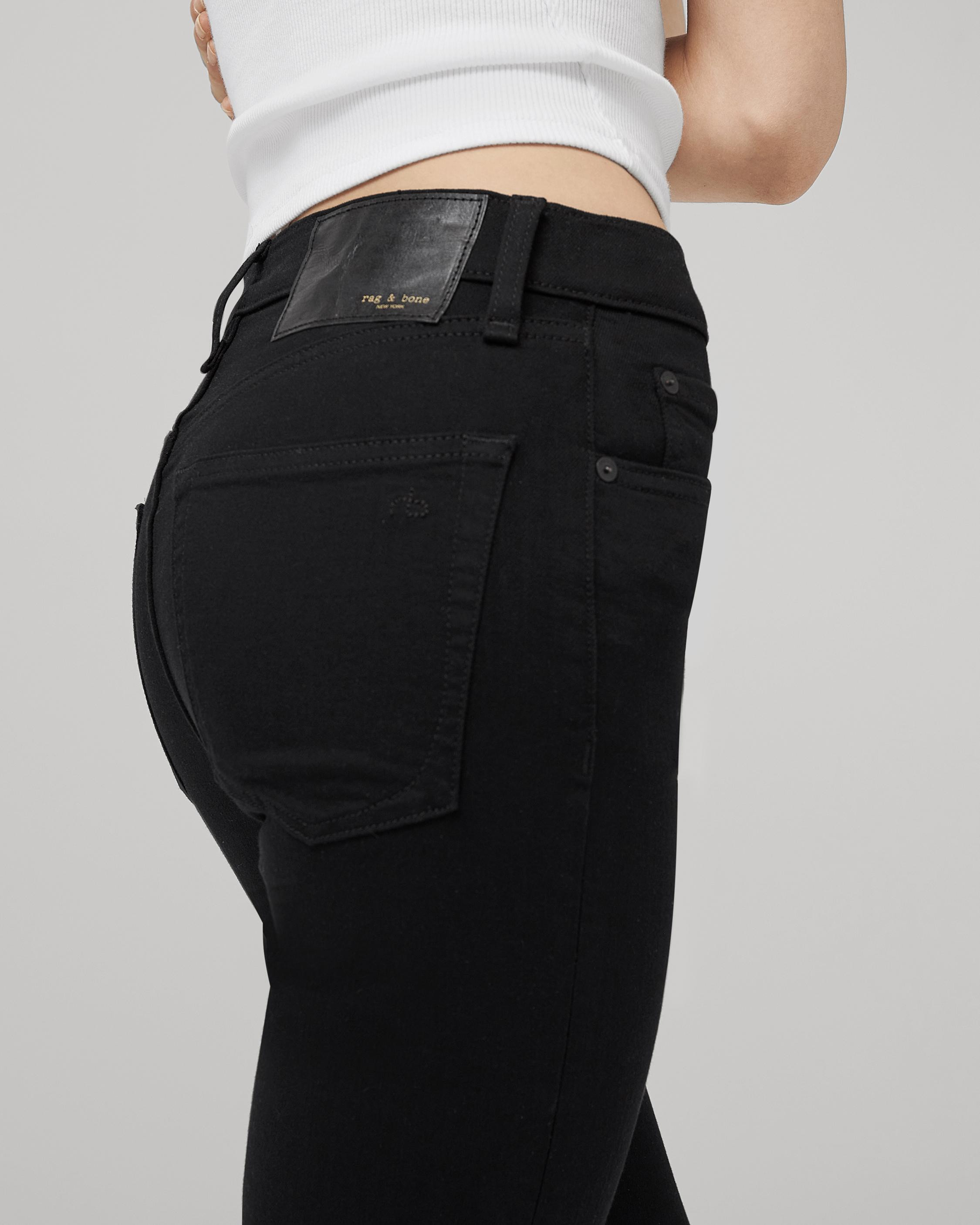 Wren Ankle Straight - Black
High-Rise Stretch Jean - 8