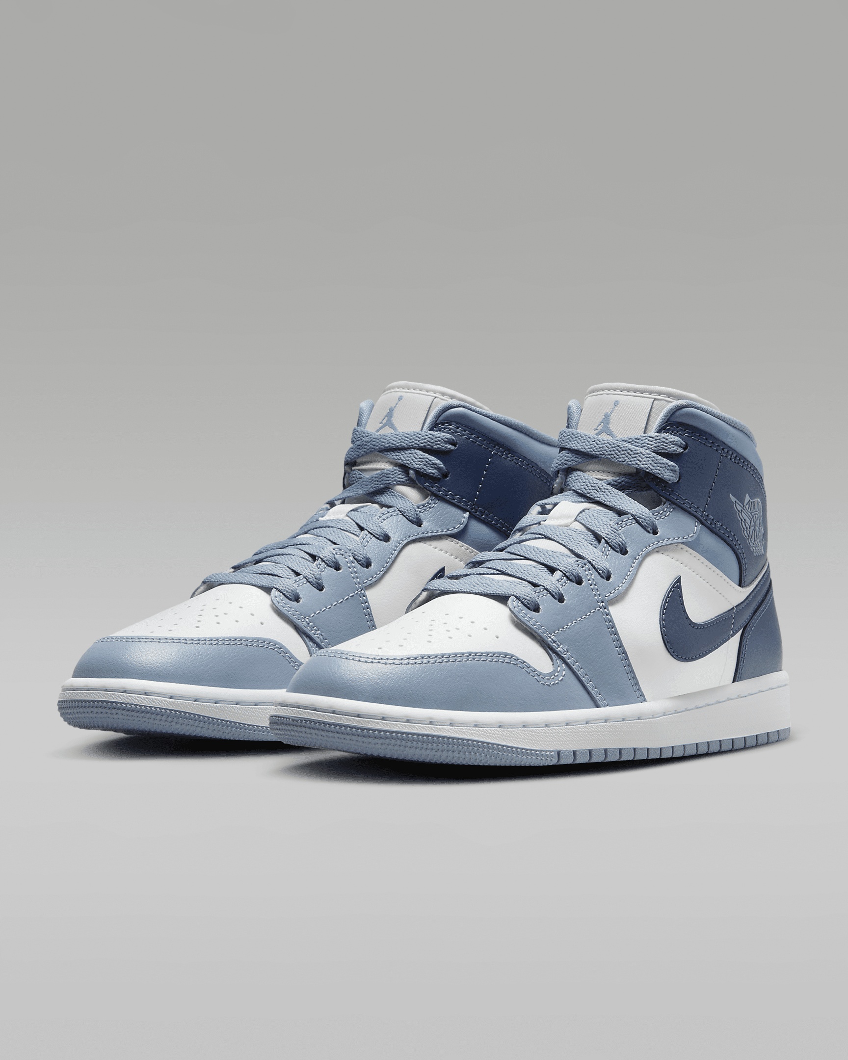 Air Jordan 1 Mid Women's Shoes - 5