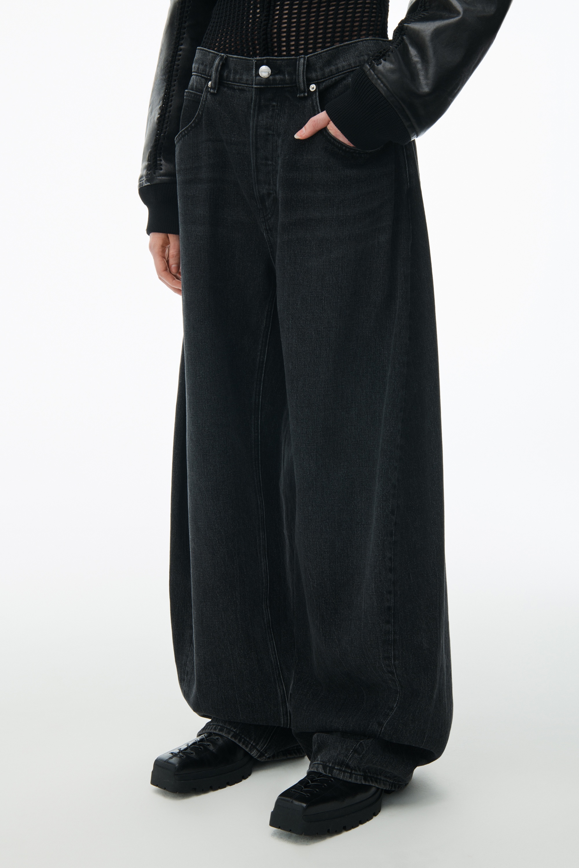 Oversized Low Rise Jean in Denim - 3