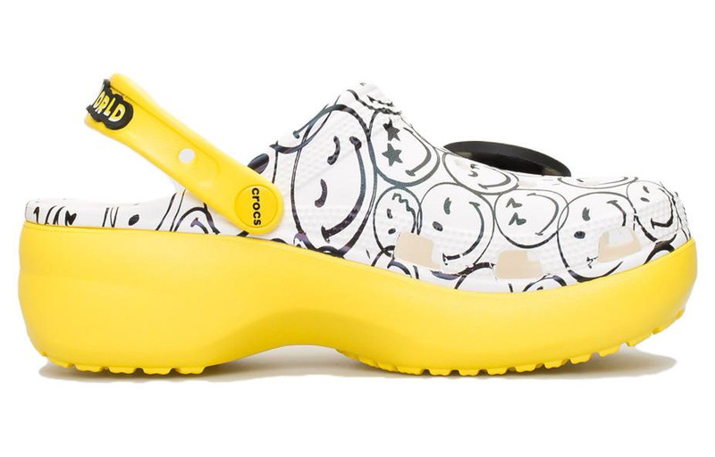 crocs (WMNS) Crocs x Smiley World Charm Classic Platform Clogs 'Yellow White' 207980-94S outlook