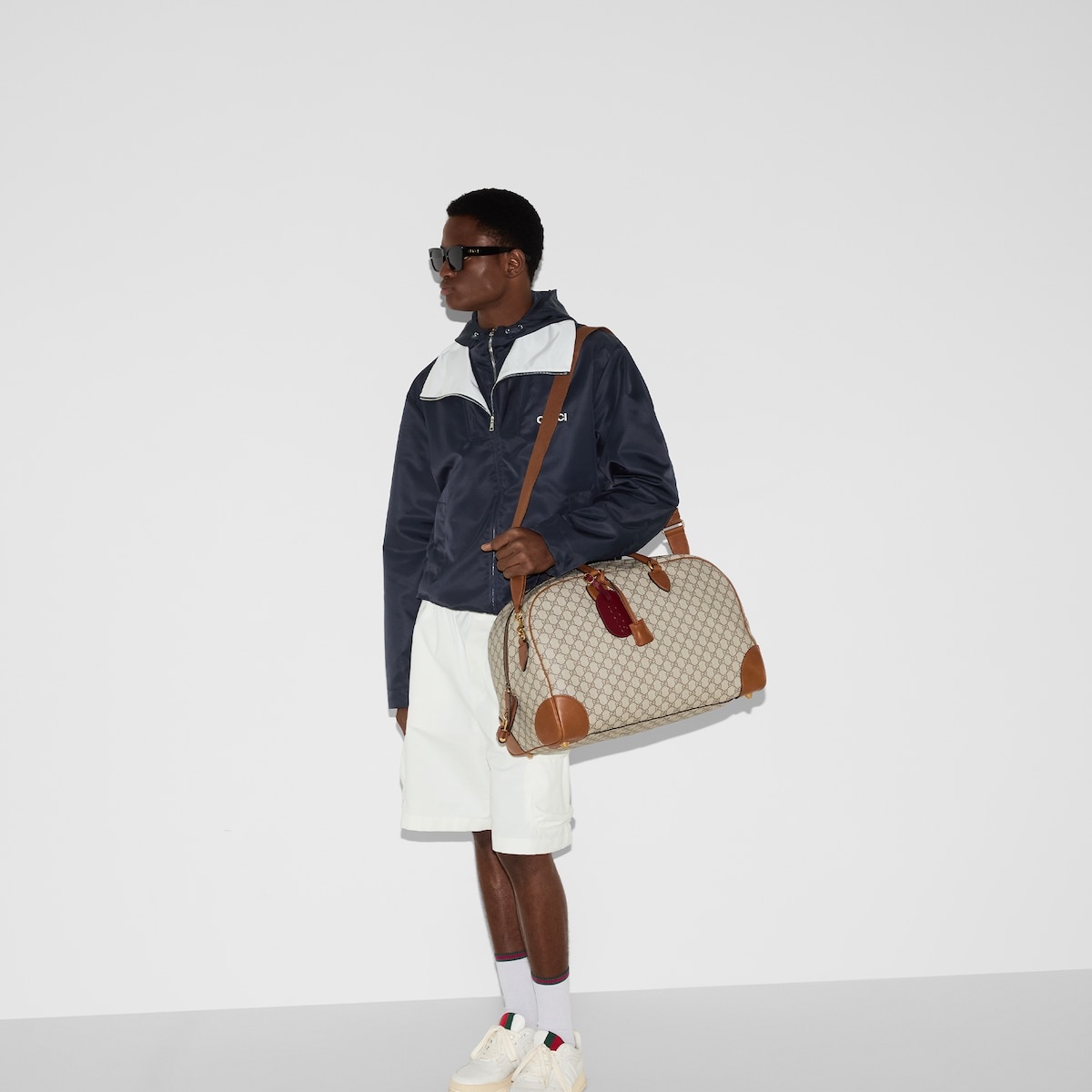 GG Emblem medium duffle bag - 4