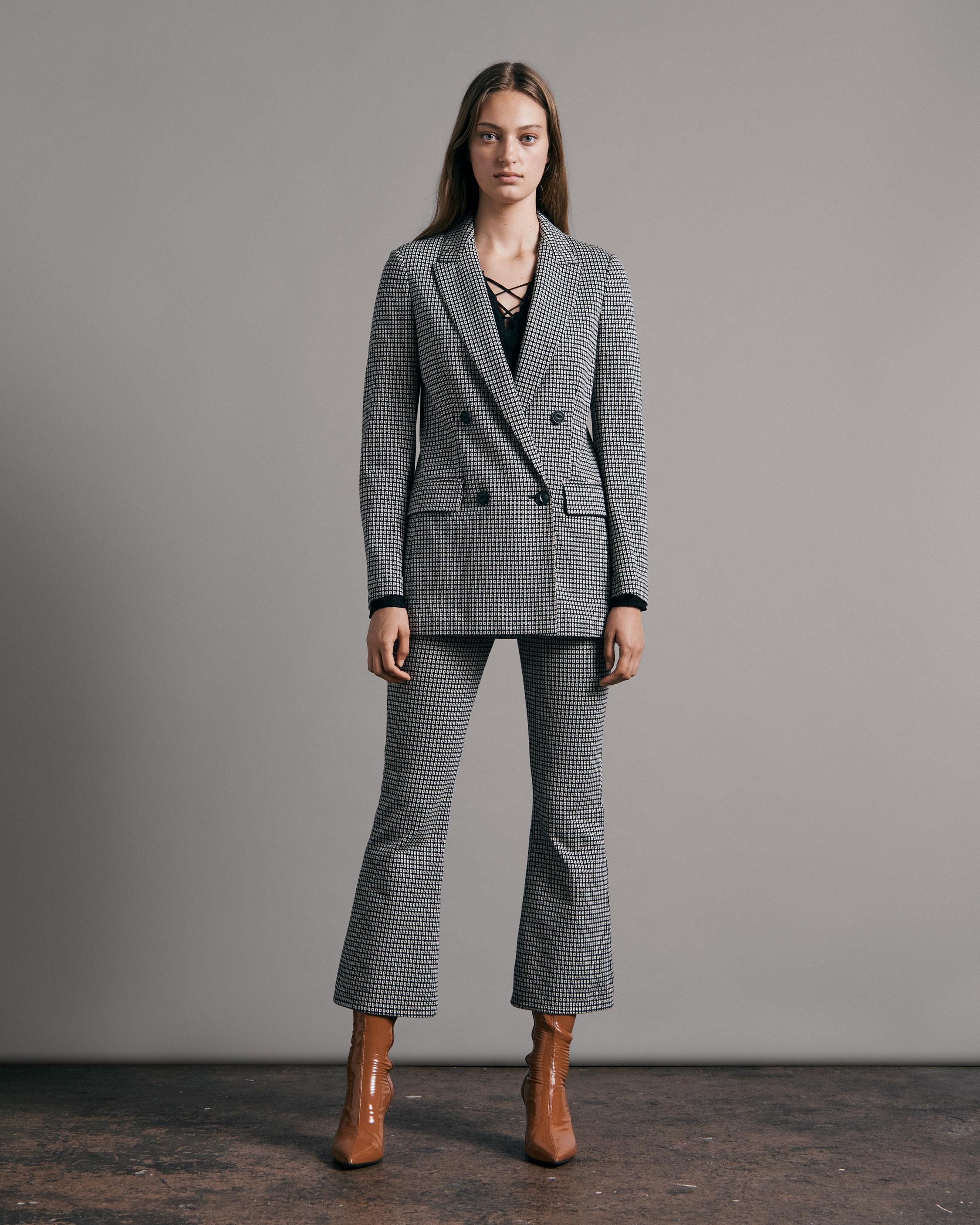 Andie Geo Cotton Blazer
Classic Fit Blazer - 2