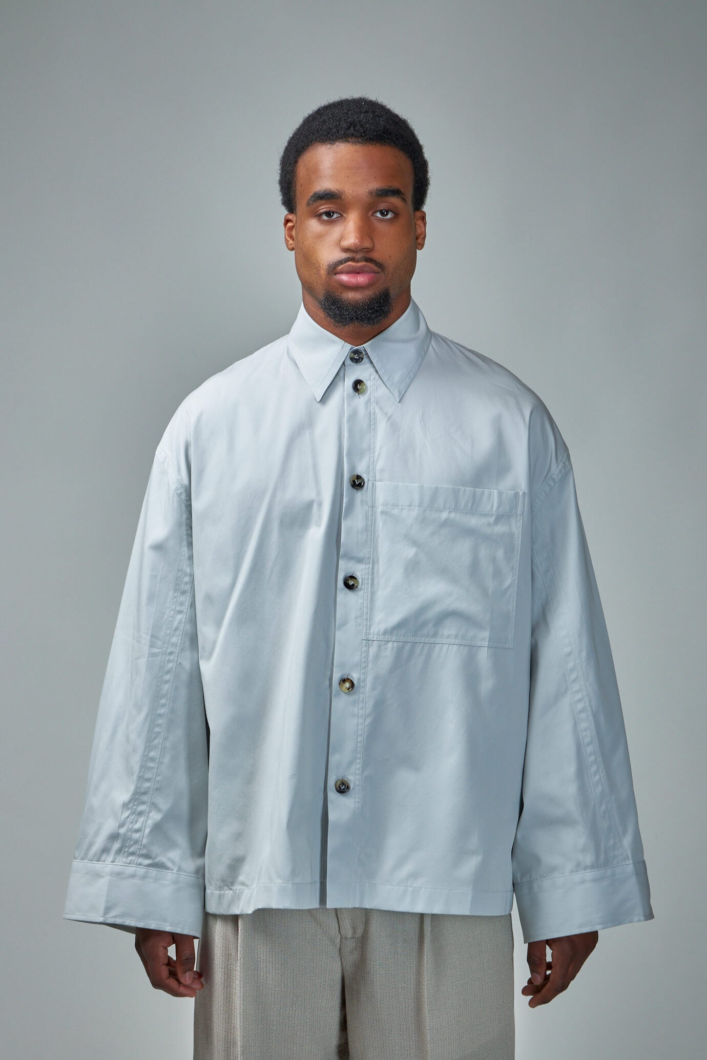 Tシャツ・カットソー BOTTEGA VENETA SS24 SILK SHIRT (782607 V3YS05209) BOTTEGA VENETA SS24 SILK SHIRT (782607 V3YS05209) (BOTTEGA