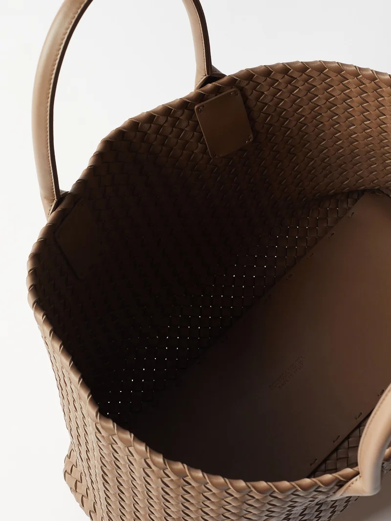 Cabat Medium Leather Tote in Brown - Bottega Veneta