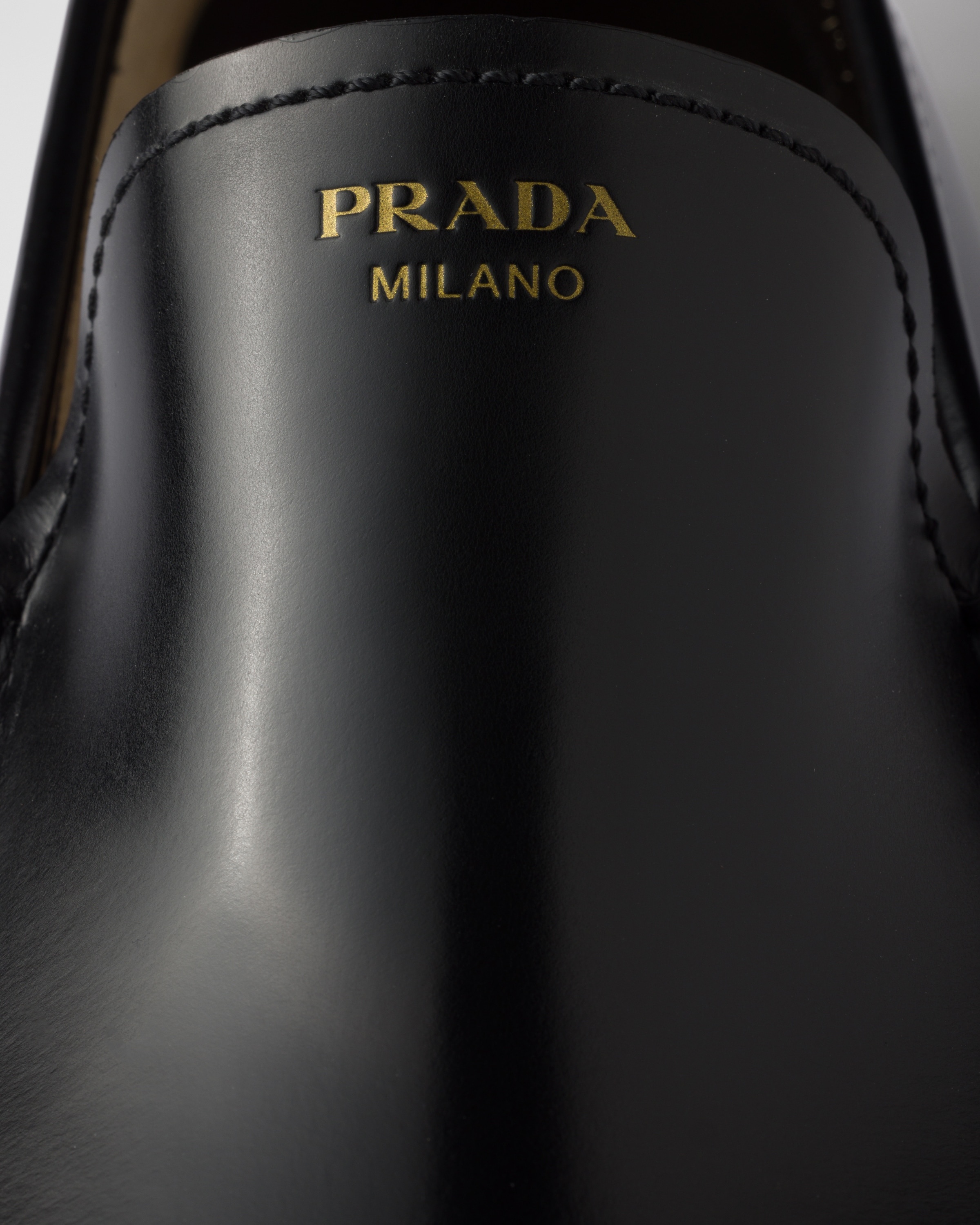 Brushed leather loafers - 6