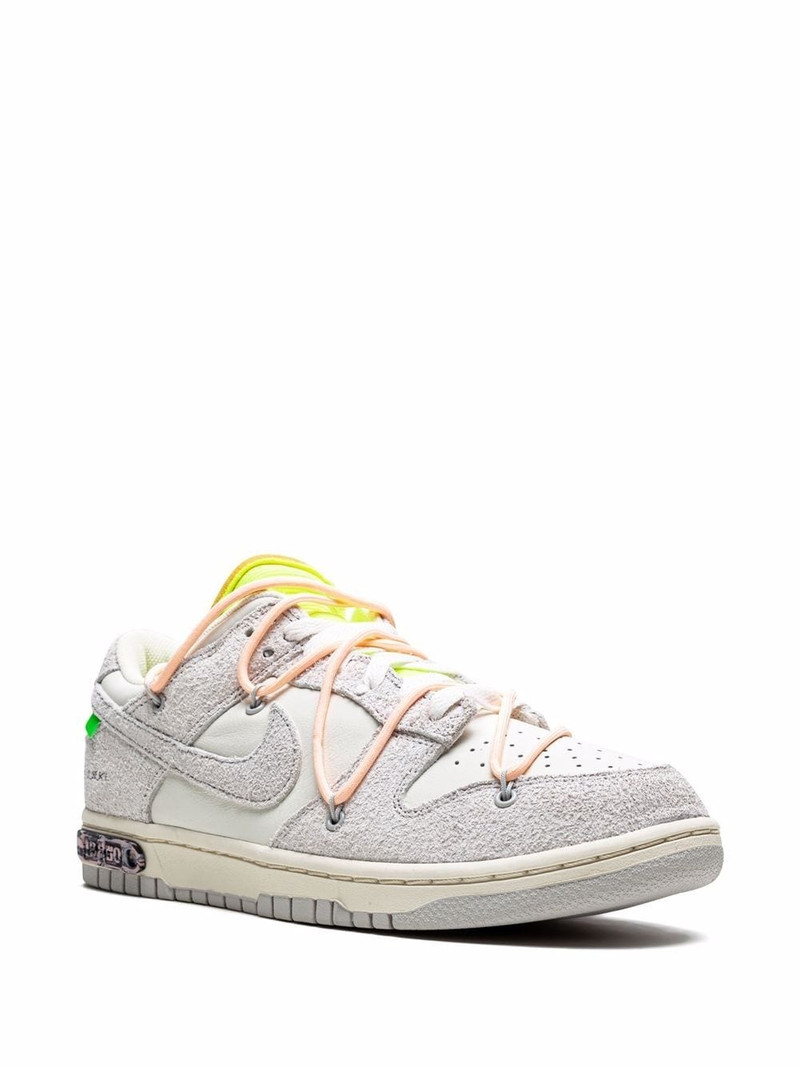 Nike x Off-White Dunk Low sneakers outlook