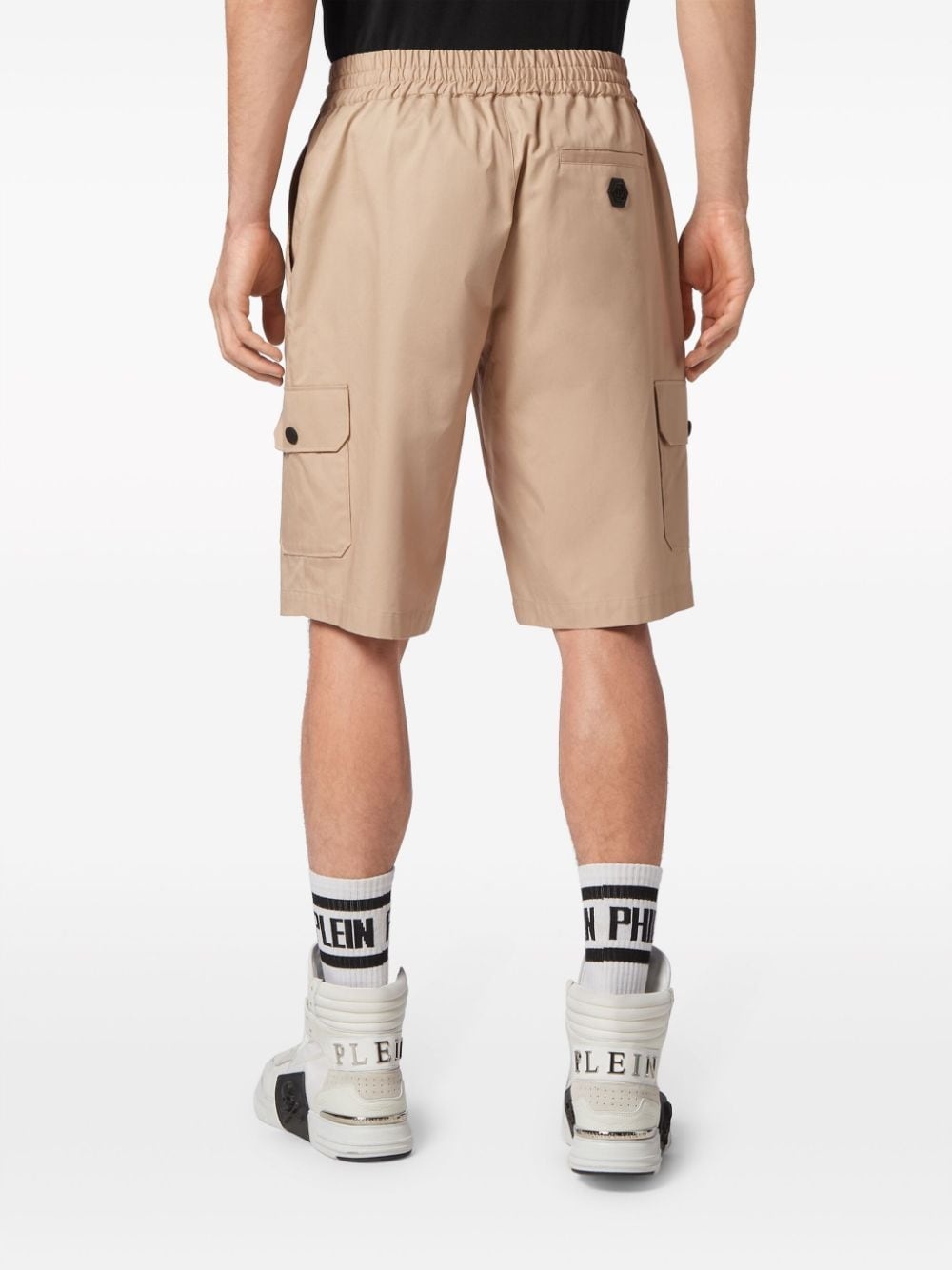 toggle-fastened cargo shorts - 4