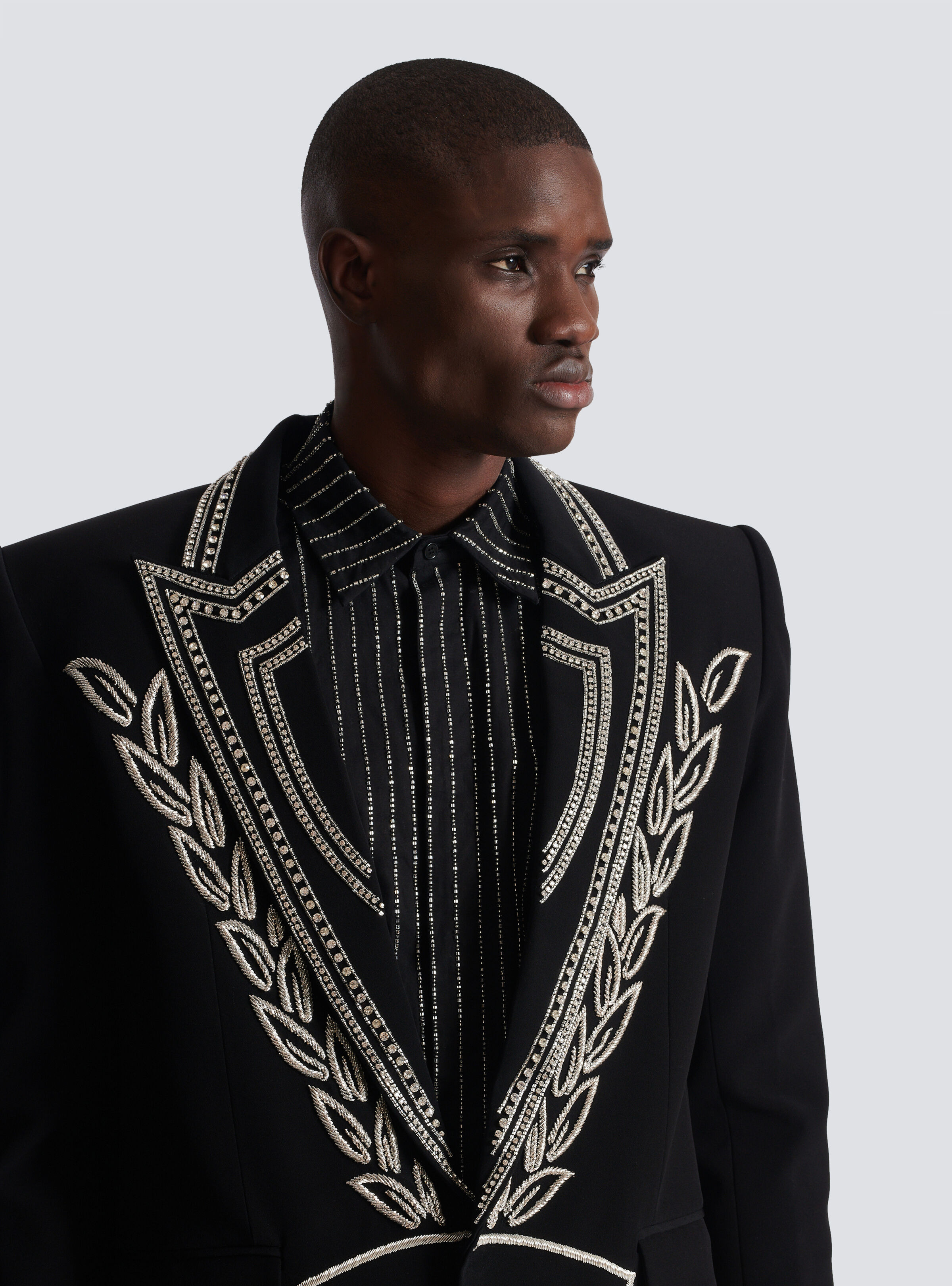 Crepe 1-button jacket with crystals - 7