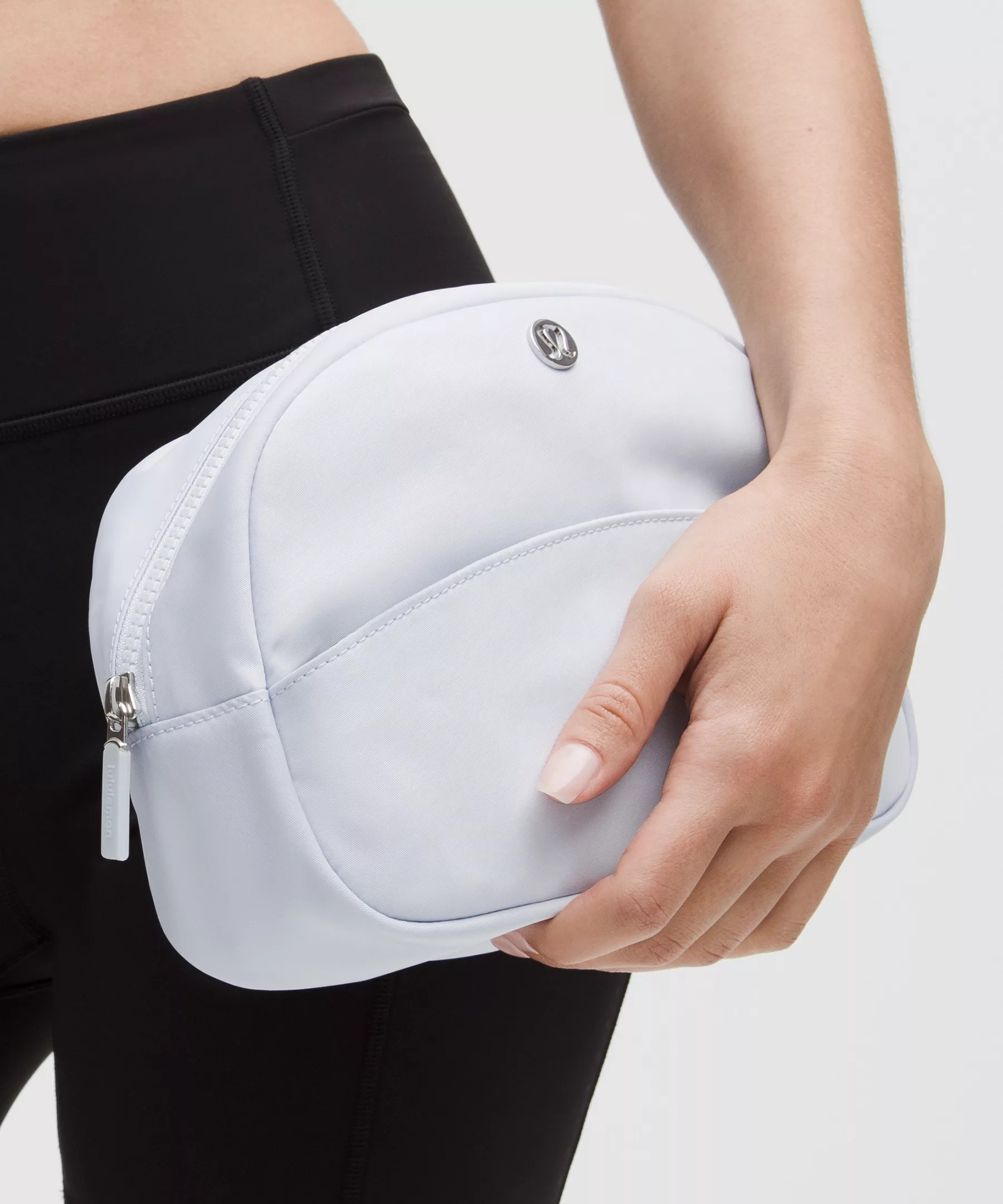 City Essentials Pouch 4L - 2