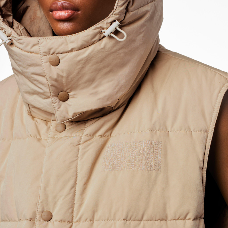 THE OVERSIZED PUFFER VEST 6