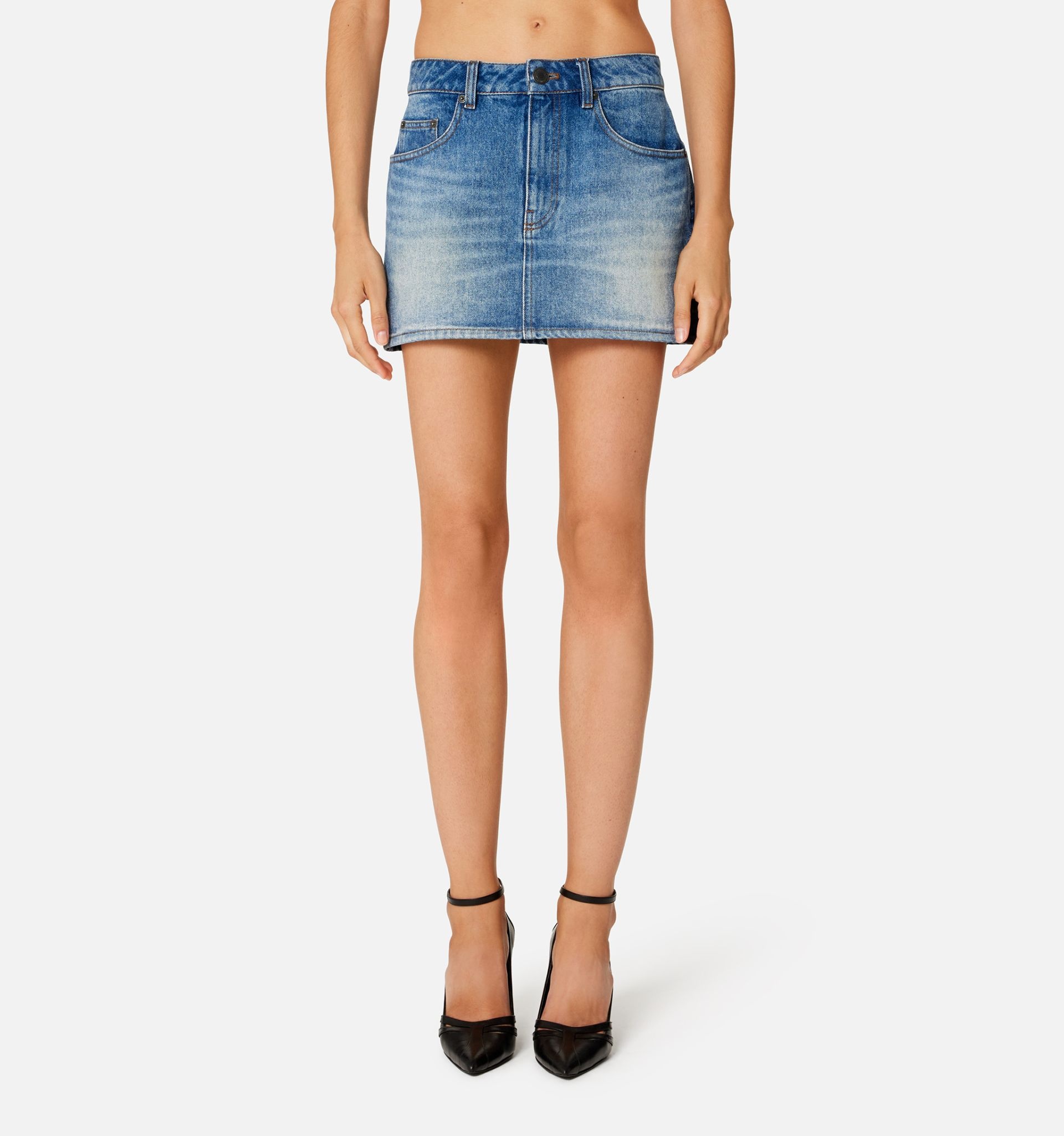 AMI｜SKIRTS (FSK037 DE0046 480) AMI Paris virgin-wool Skater Skirt | Black | FARFETCH