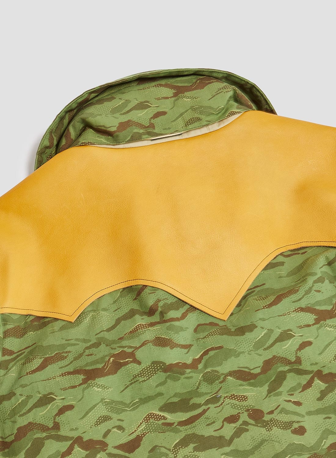 Rocky Mountain Featherbed x Nigel Cabourn Mountain Parka Mountain Camo in Green - 10