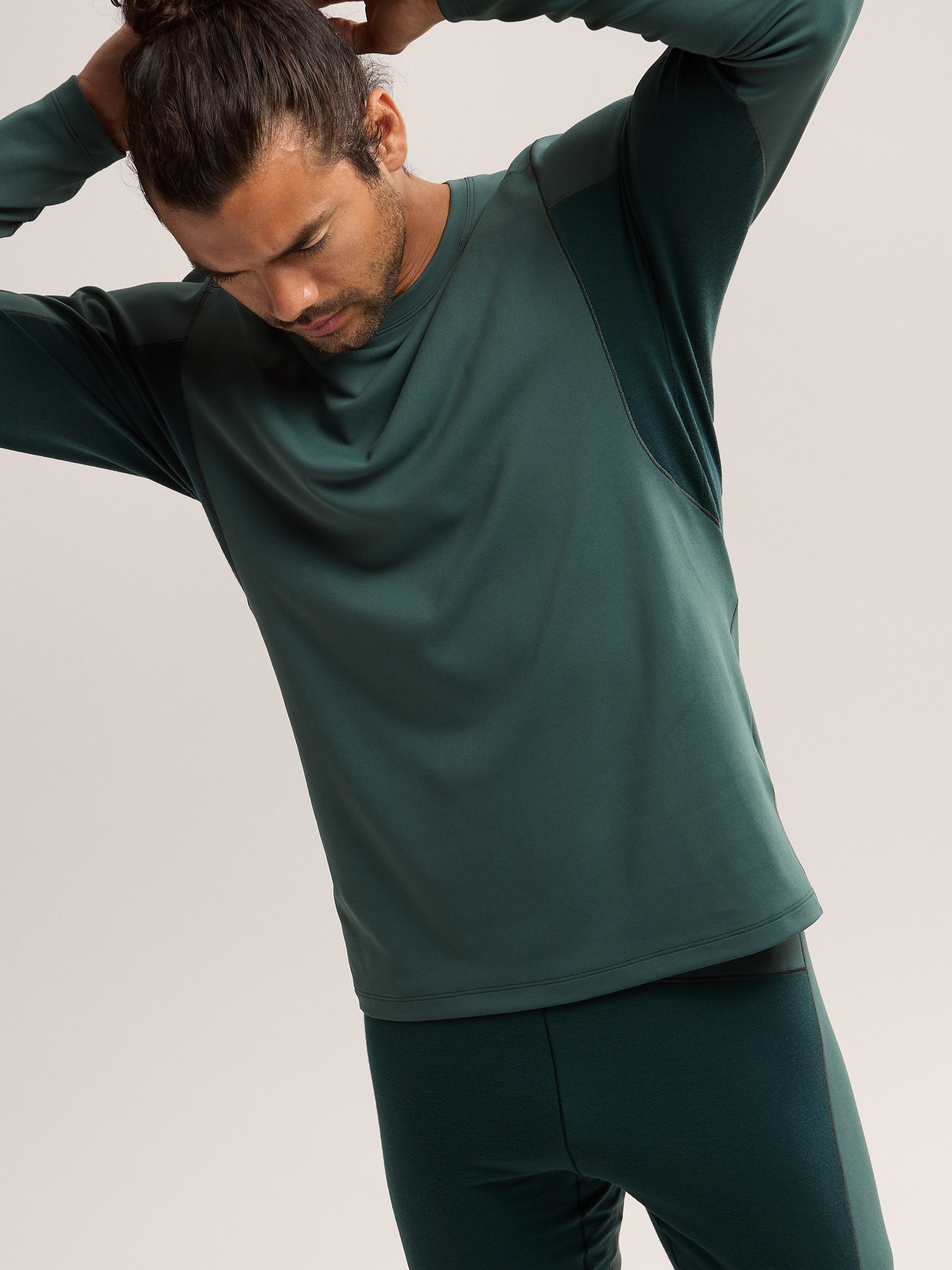 Rho Hybrid Crew Neck - 3