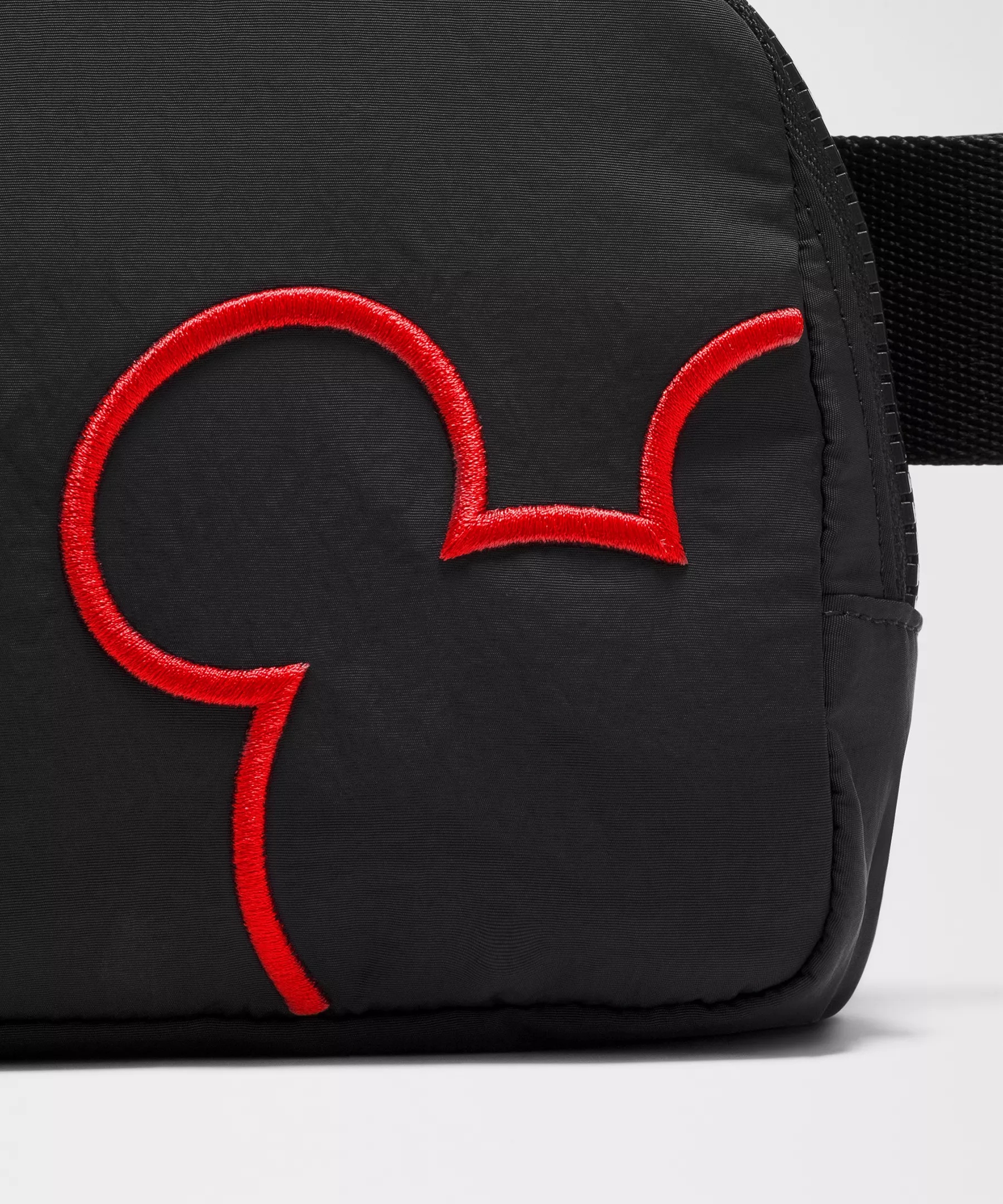 Disney x lululemon *Everywhere Belt Bag 1L Mickey Outline Graphic - 8