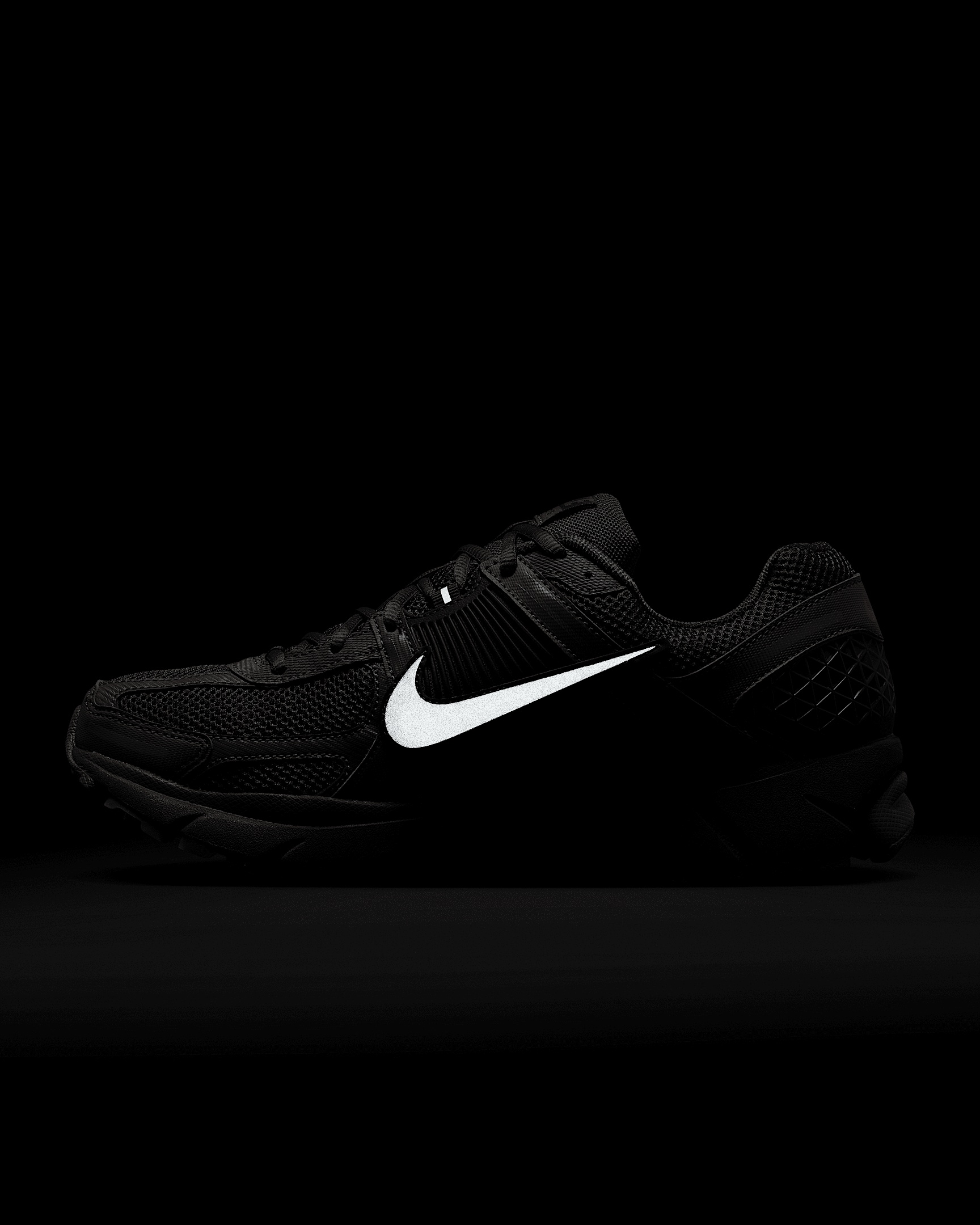 Nike Zoom Vomero 5 Men's Shoes - 12