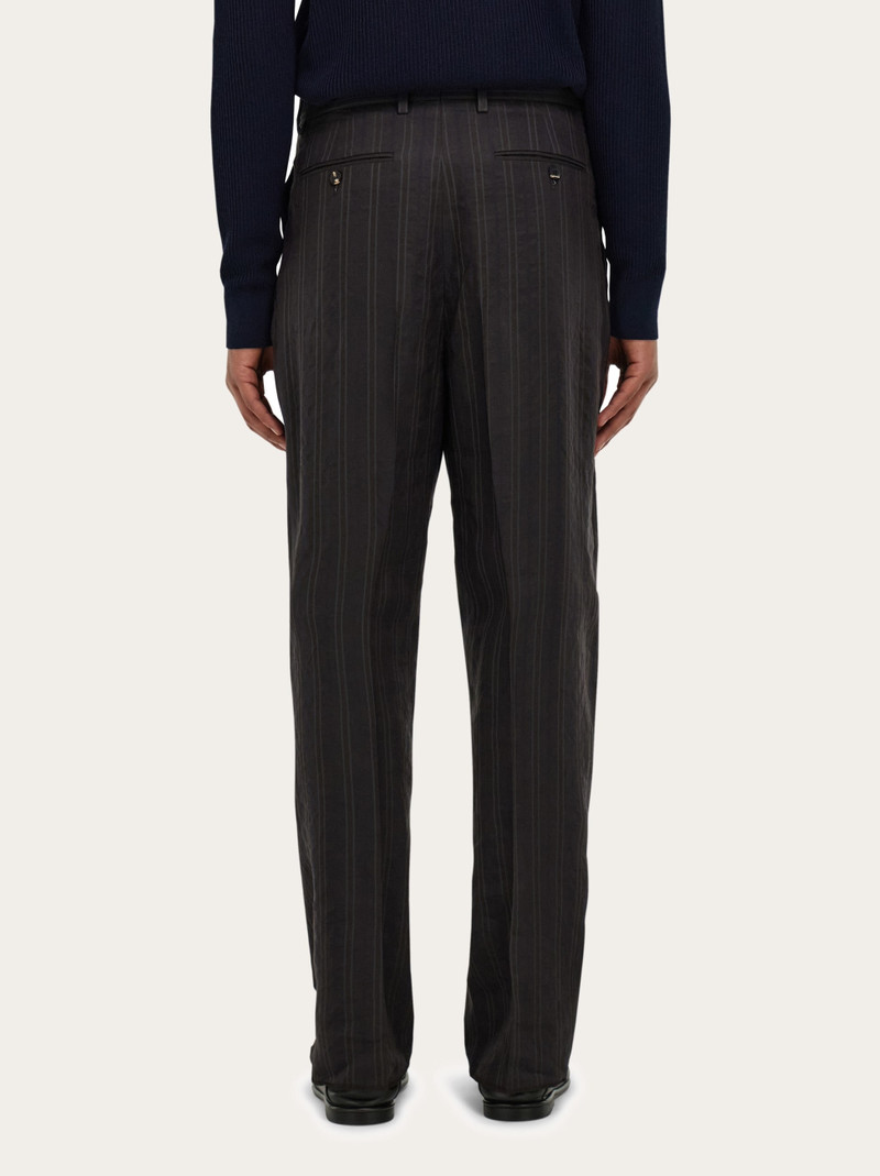 Relaxed tailored trouser 4