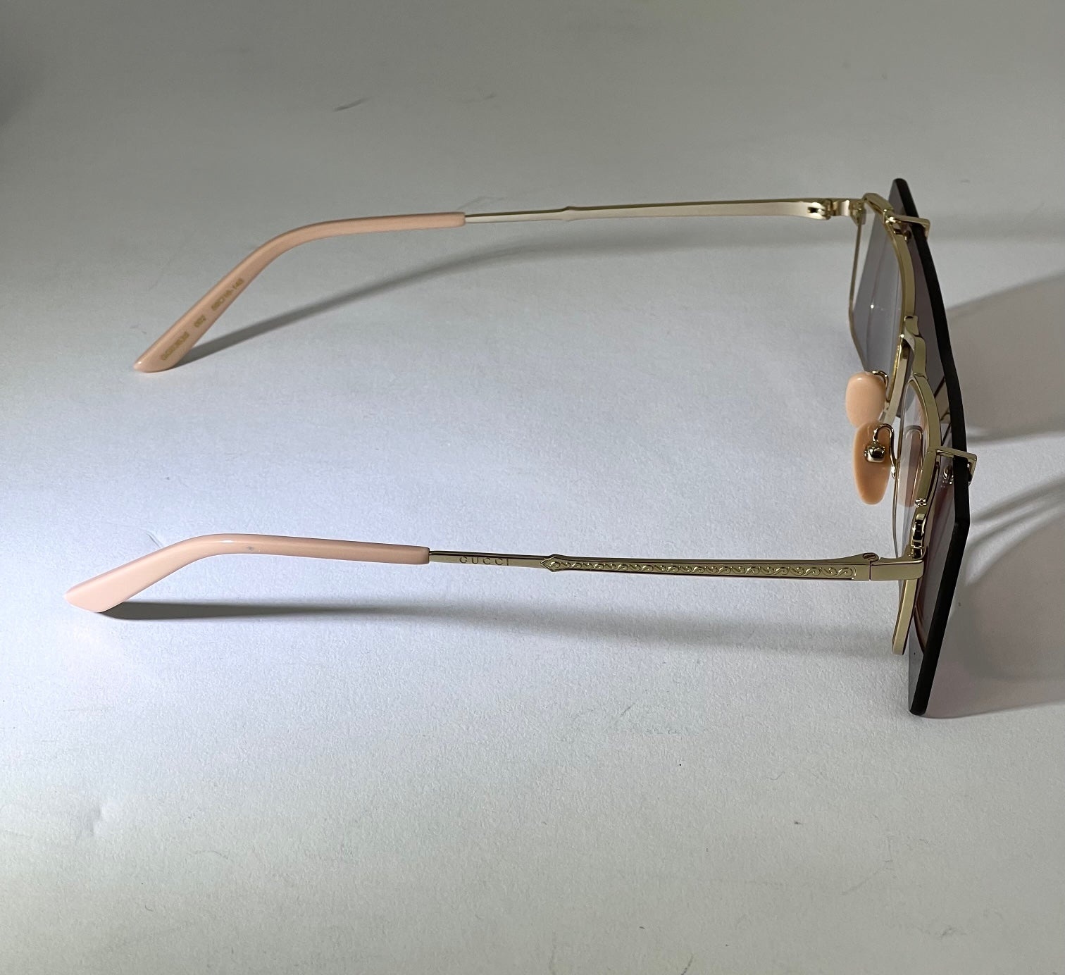 Debsluxurycloset - Gucci Flip-Up Sunglasses Rectangle Red Gold frames GG0363S 002 56 preowned - 11