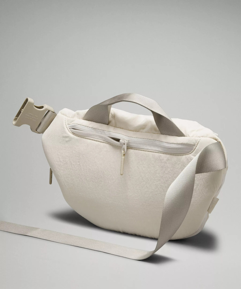 Curved Crossbody Bag 3L 4