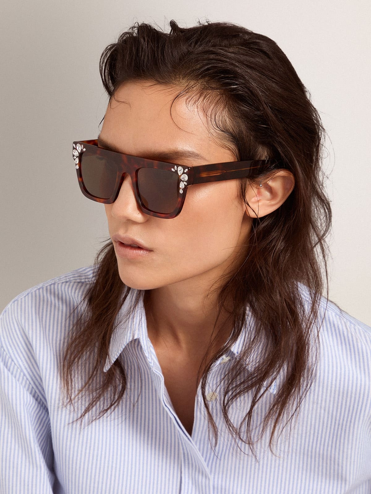 Square model sunglasses with havana frame and crystals - 3