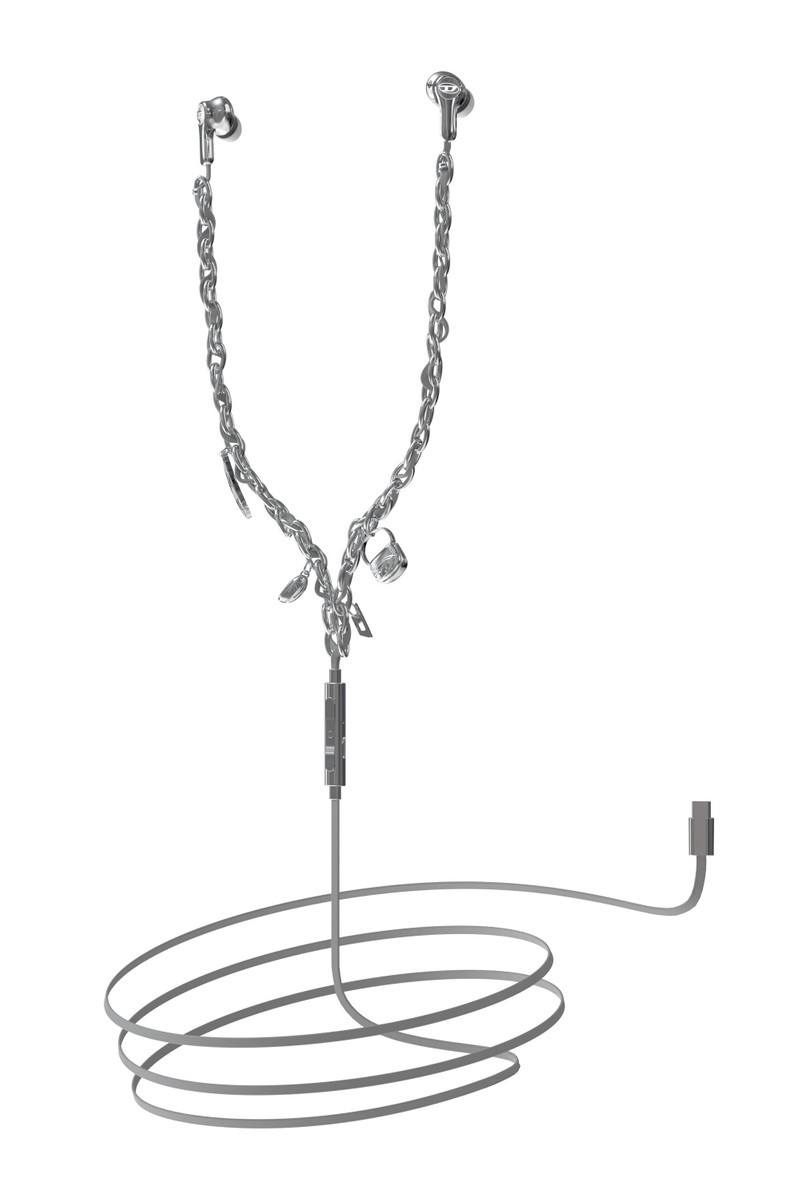 SILVER WIRED EARBUDS WITH USB-C 2