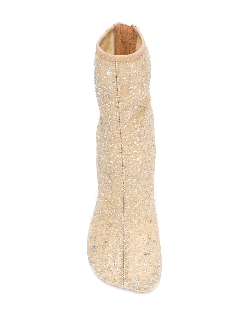 toe-shaped ankle boots 4