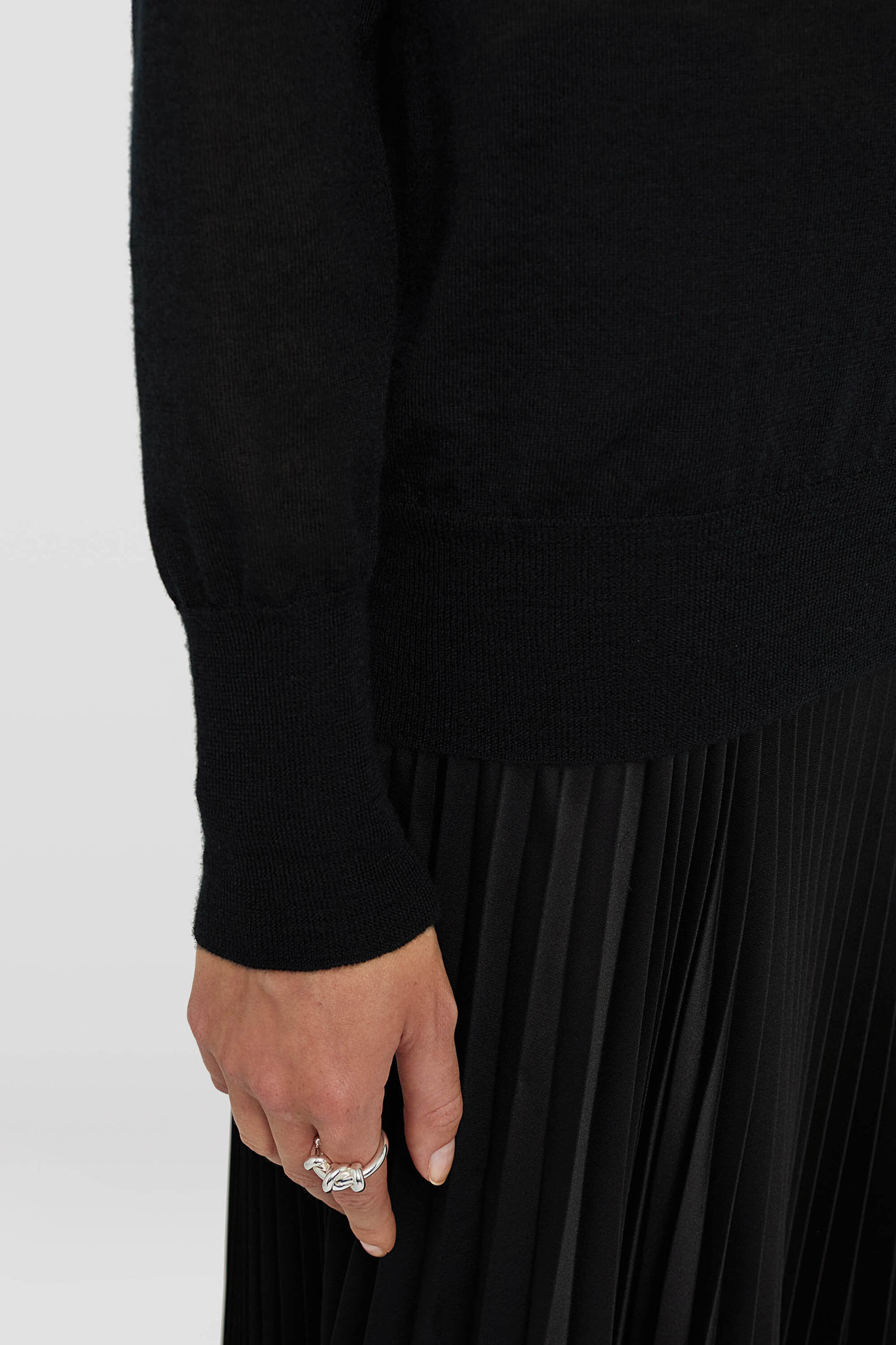 V-Neck Sweater - 5