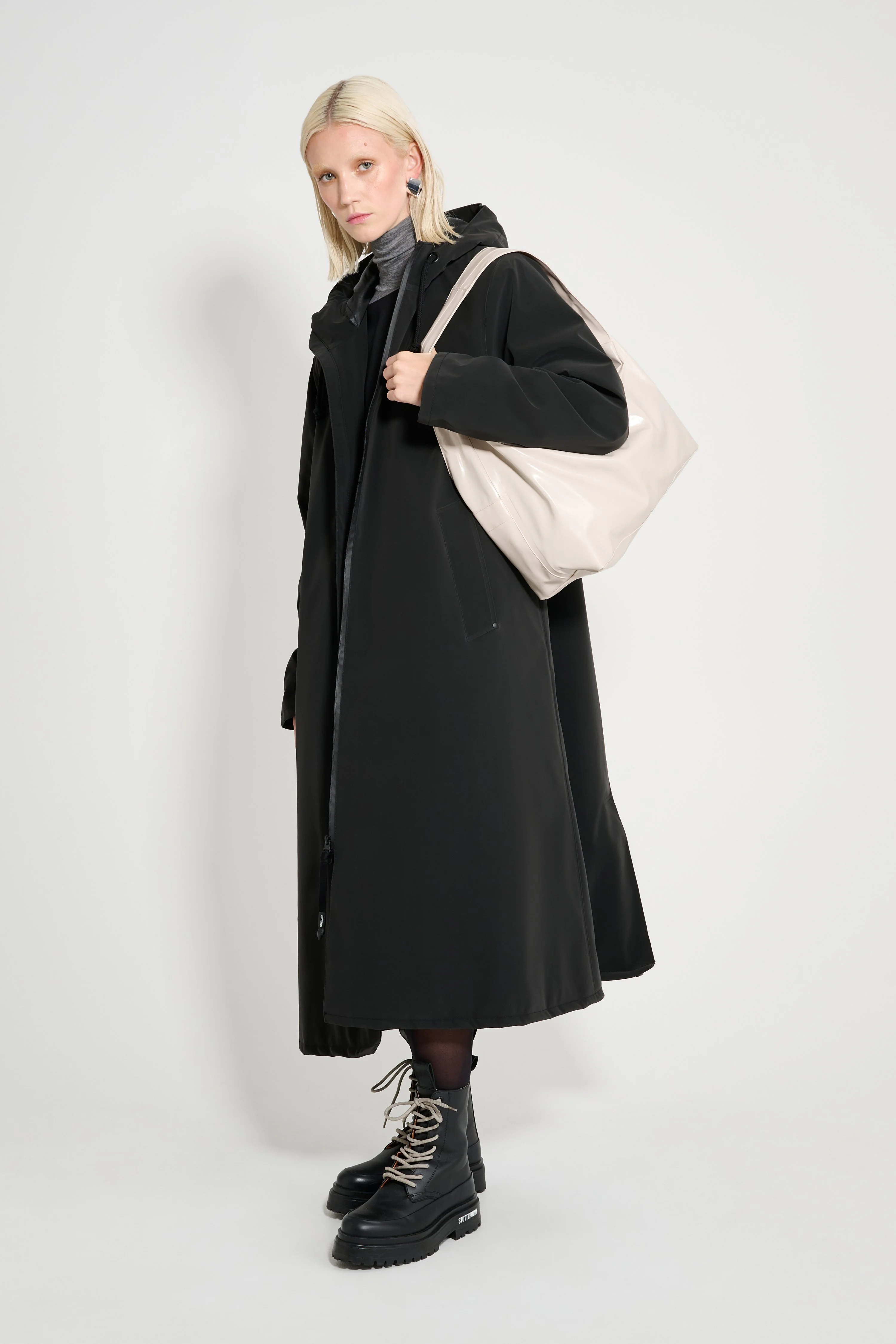 Mosebacke Long Matte Winter Coat Black - 1