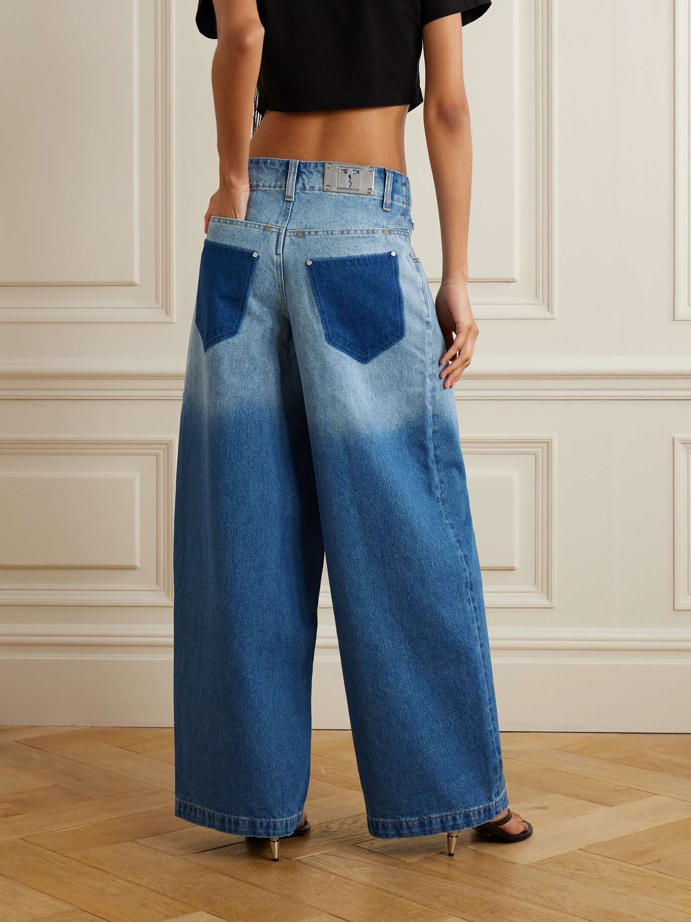 Low-rise wide-leg jeans - 4