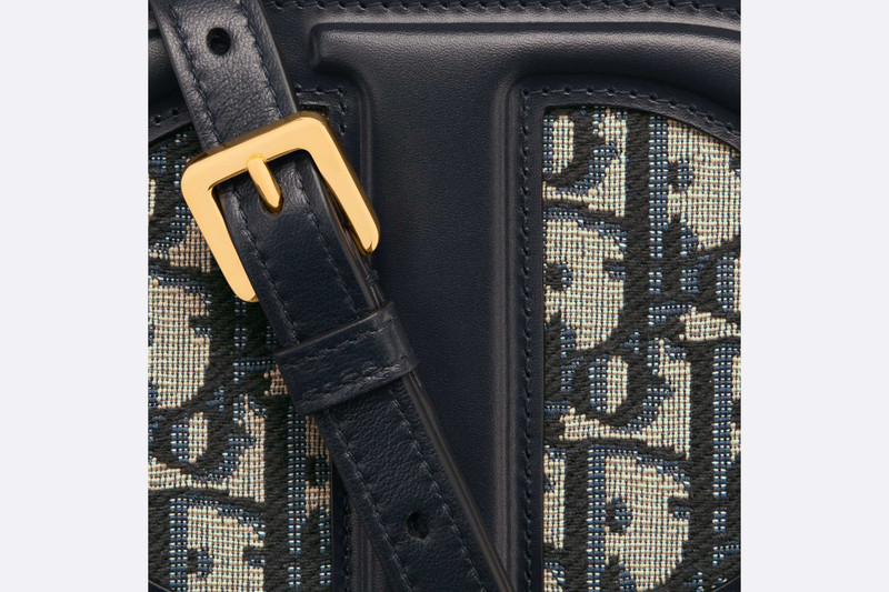 CD Signature Oval Camera Bag 6