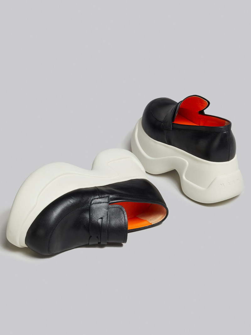 BLACK LEATHER ARAS 23 CHUNKY MOCASSIN 5