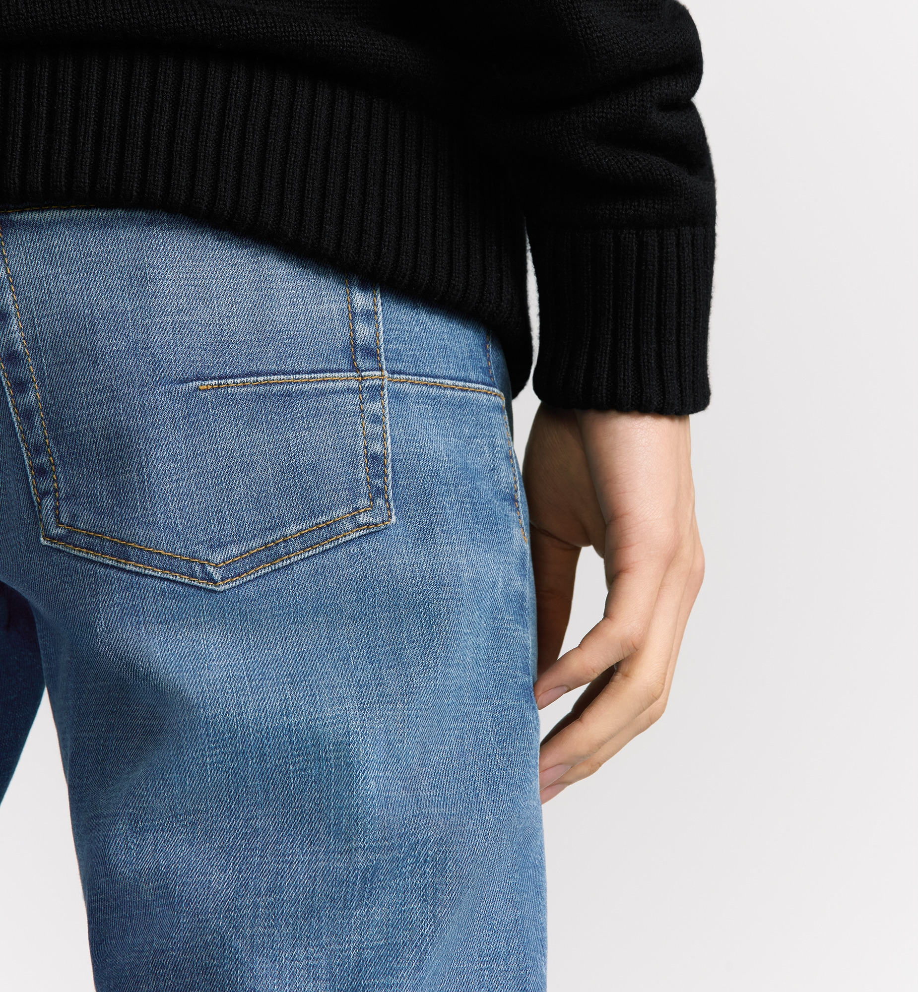 Long Slim-Fit Jeans - 3