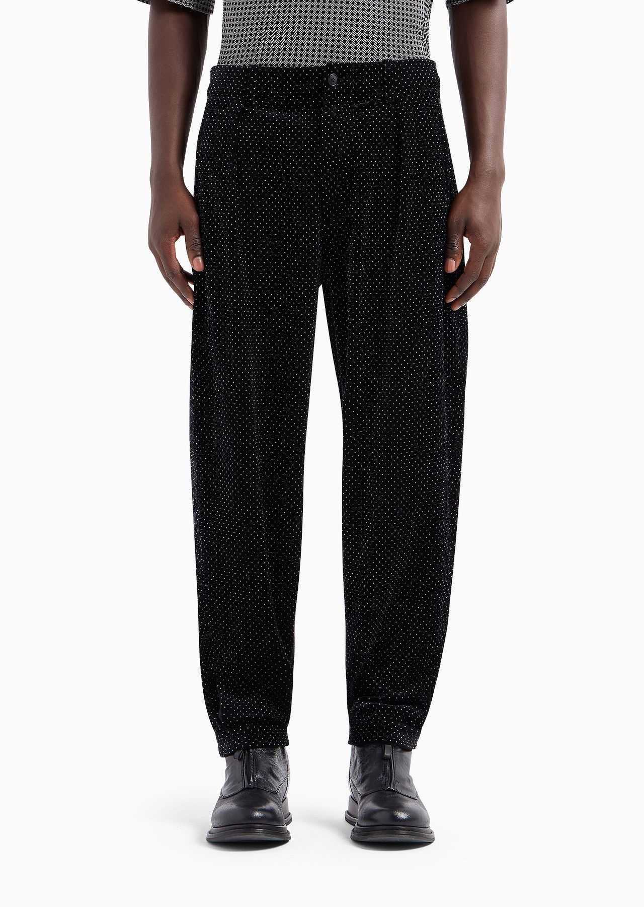 One-pleat trousers in seersucker velvet with a polka-dot motif - 2