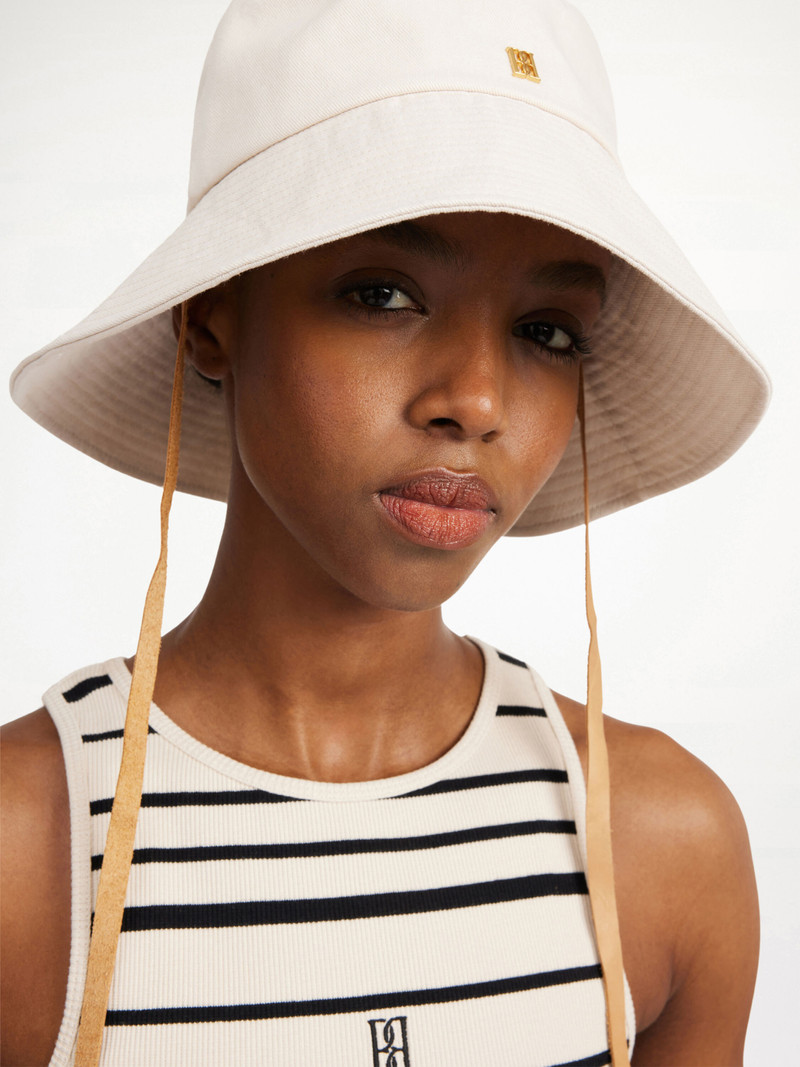 BY MALENE BIRGER Piovas hat outlook