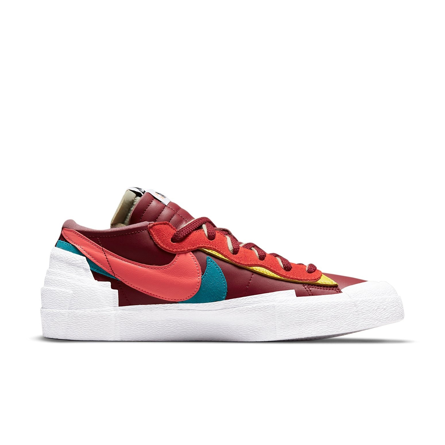 Nike KAWS x sacai x Blazer Low 'Team Red' DM7901-600 - 2