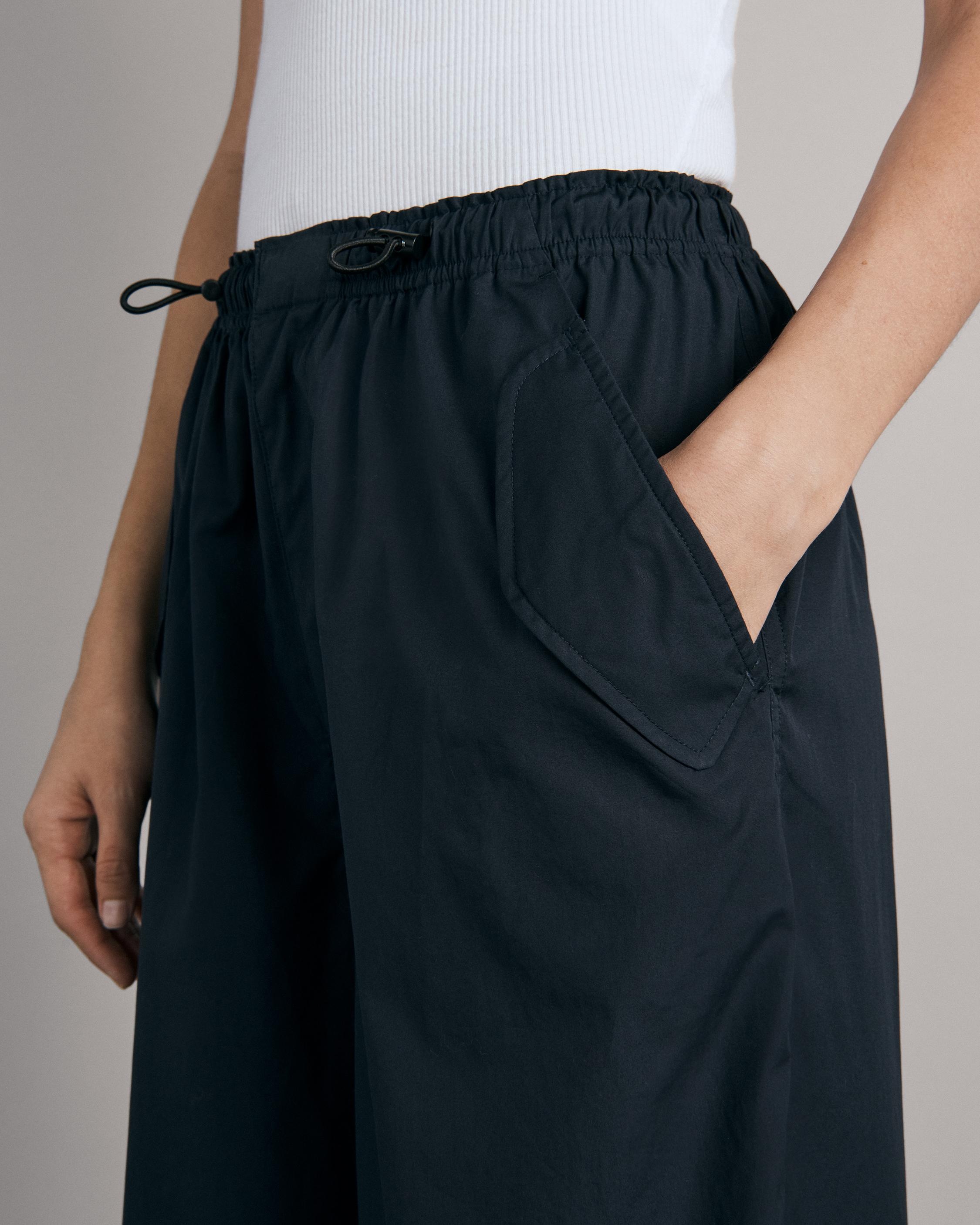Becky Cotton Flight Pant
Relaxed Fit Pant - 6