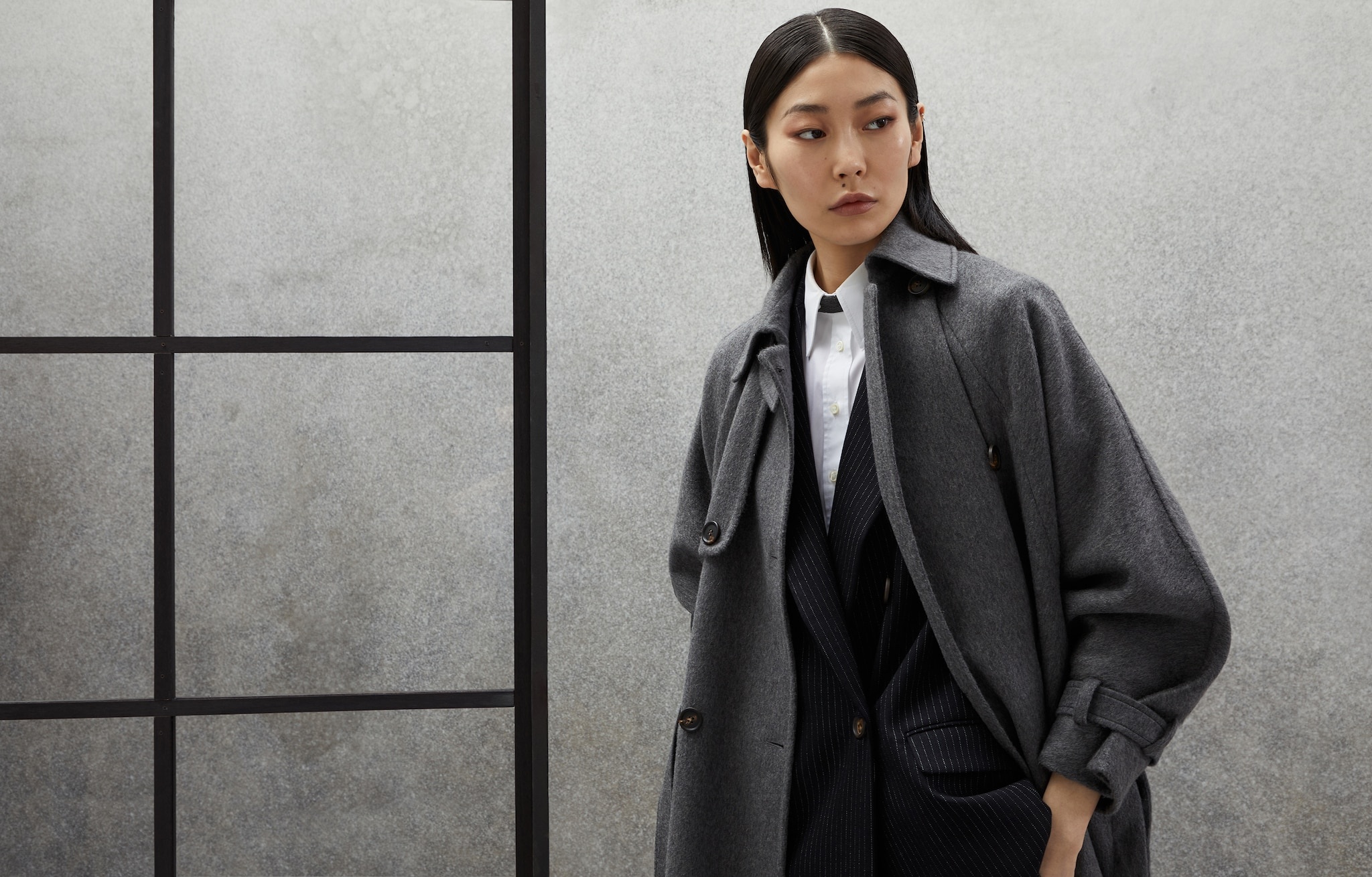 Handcrafted coat in cashmere beaver double cloth with precious button tab - 6