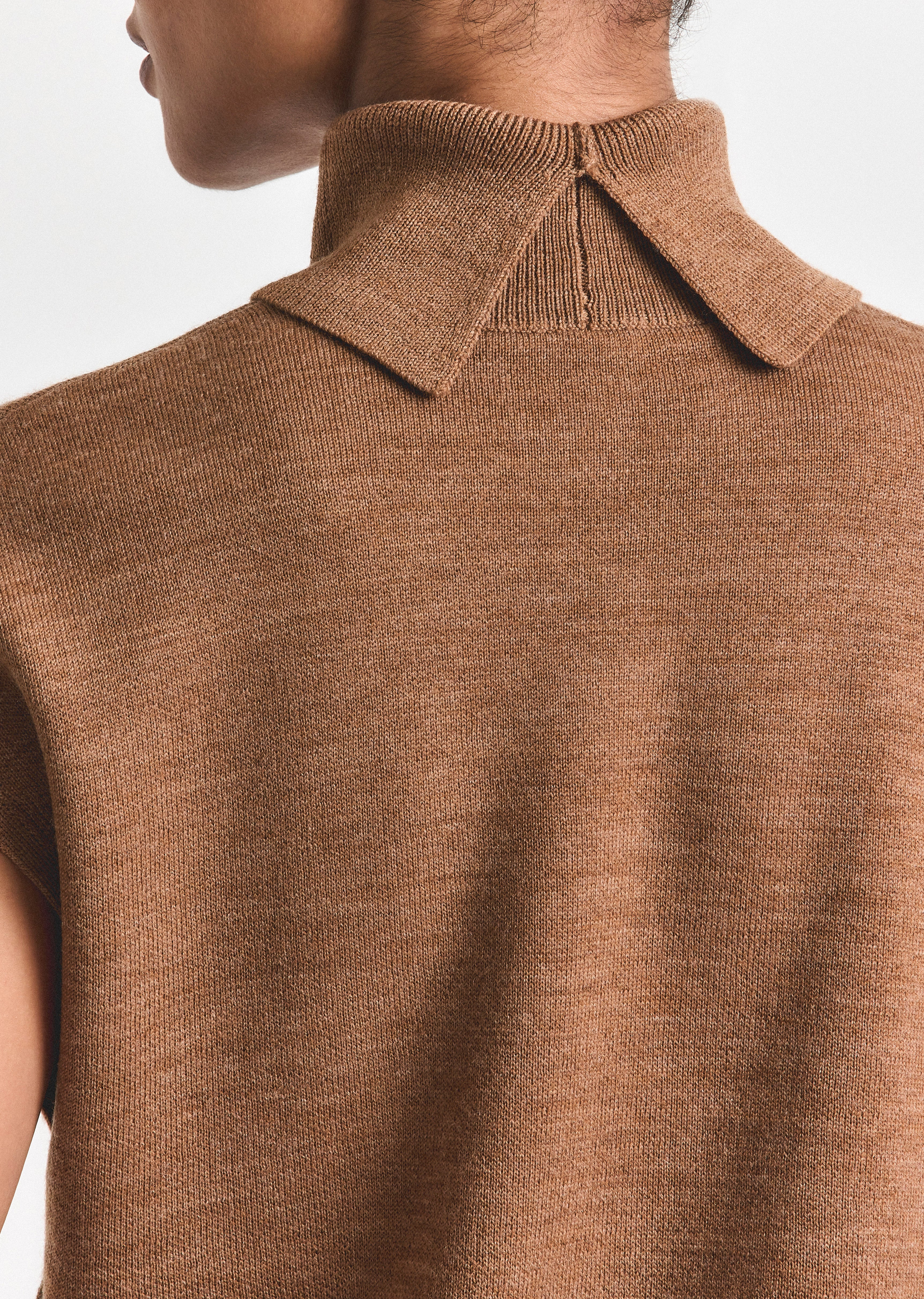 CONTRO TURTLENECK KNIT VEST - 2