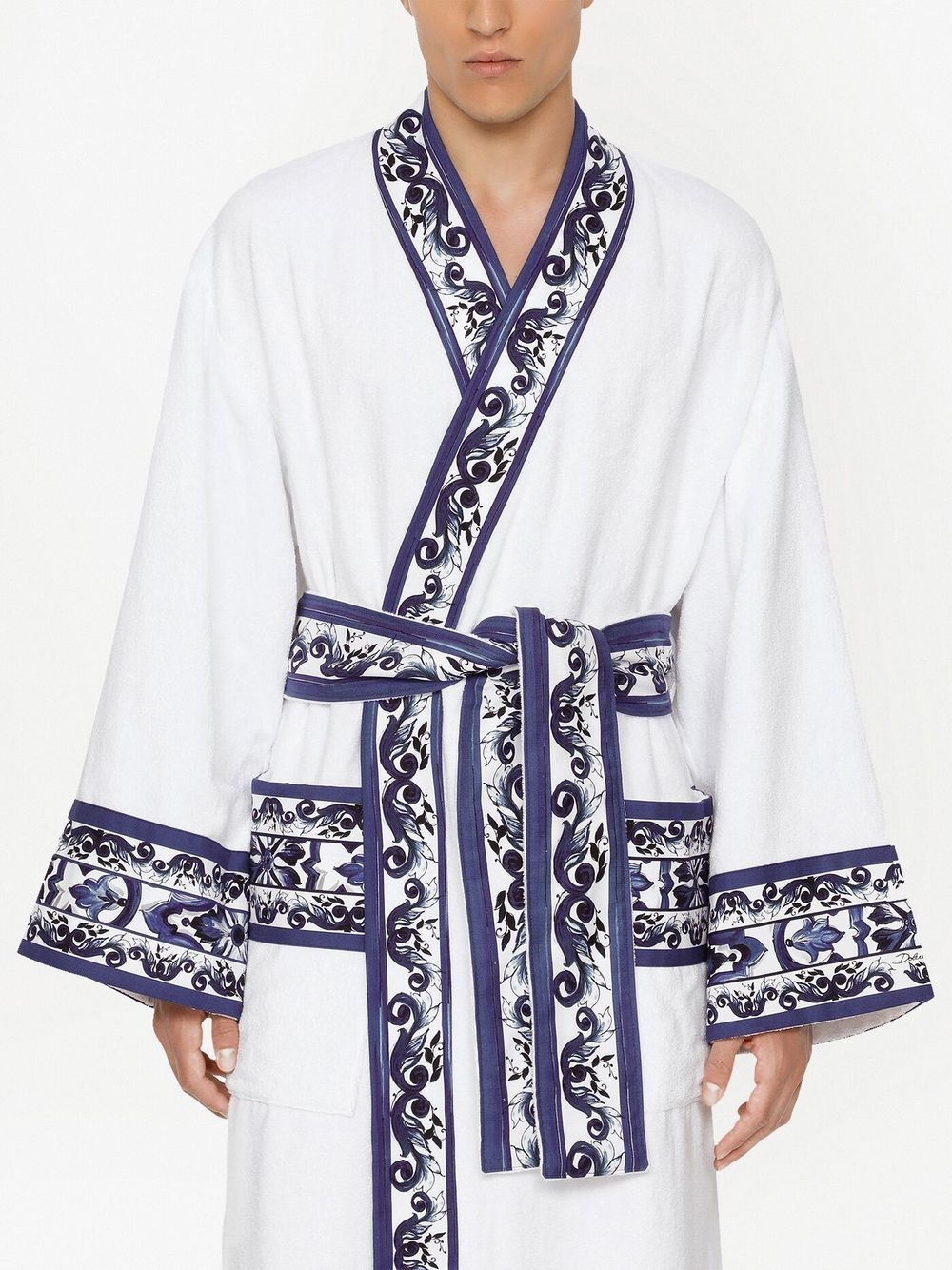 Majolica-print trim bathrobe - 6