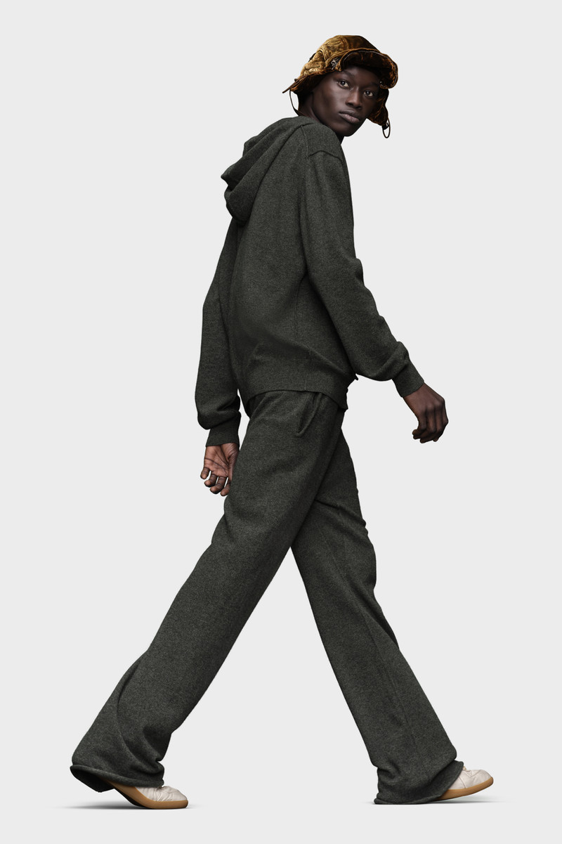 Décortiqué cashmere knit hoodie 3