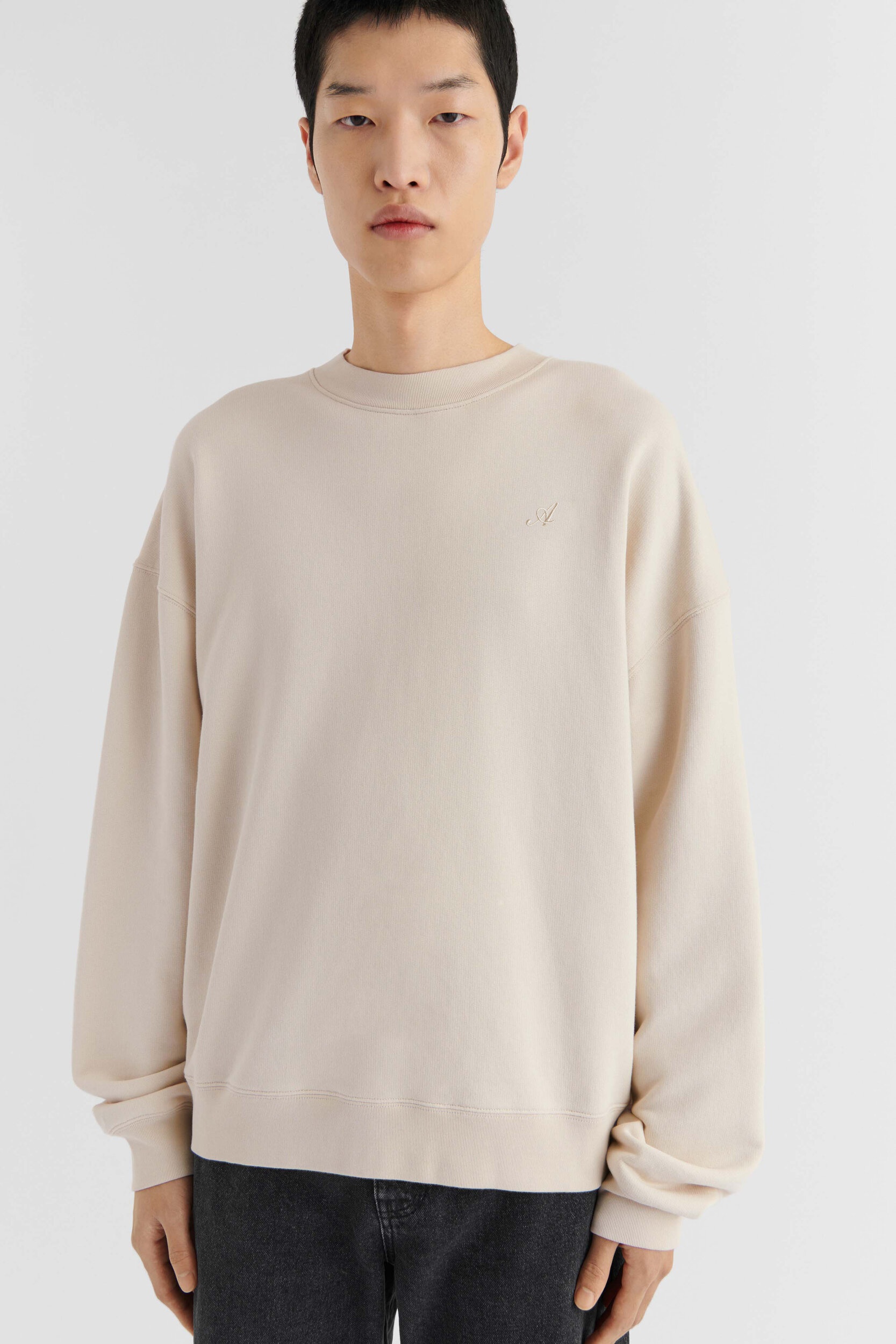 Signature Sweatshirt - 5