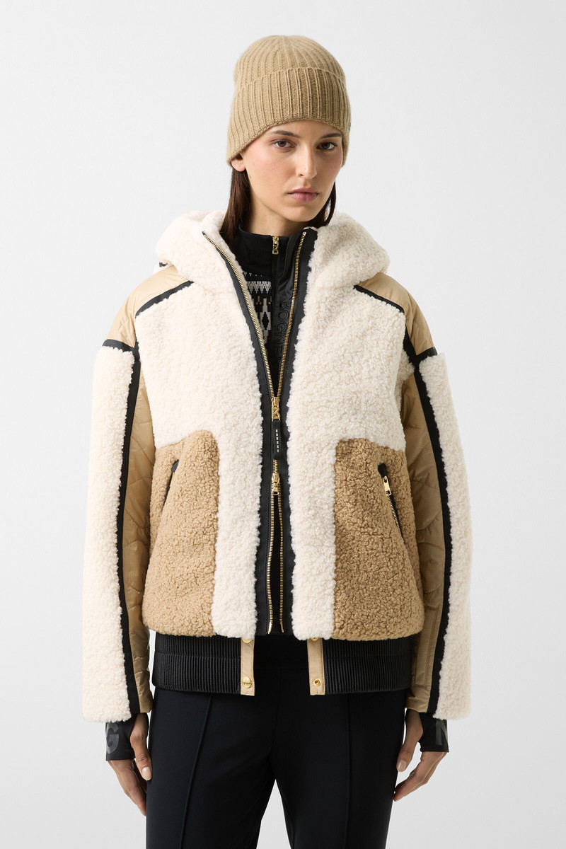Kora ski jacket in Off-white/beige 2